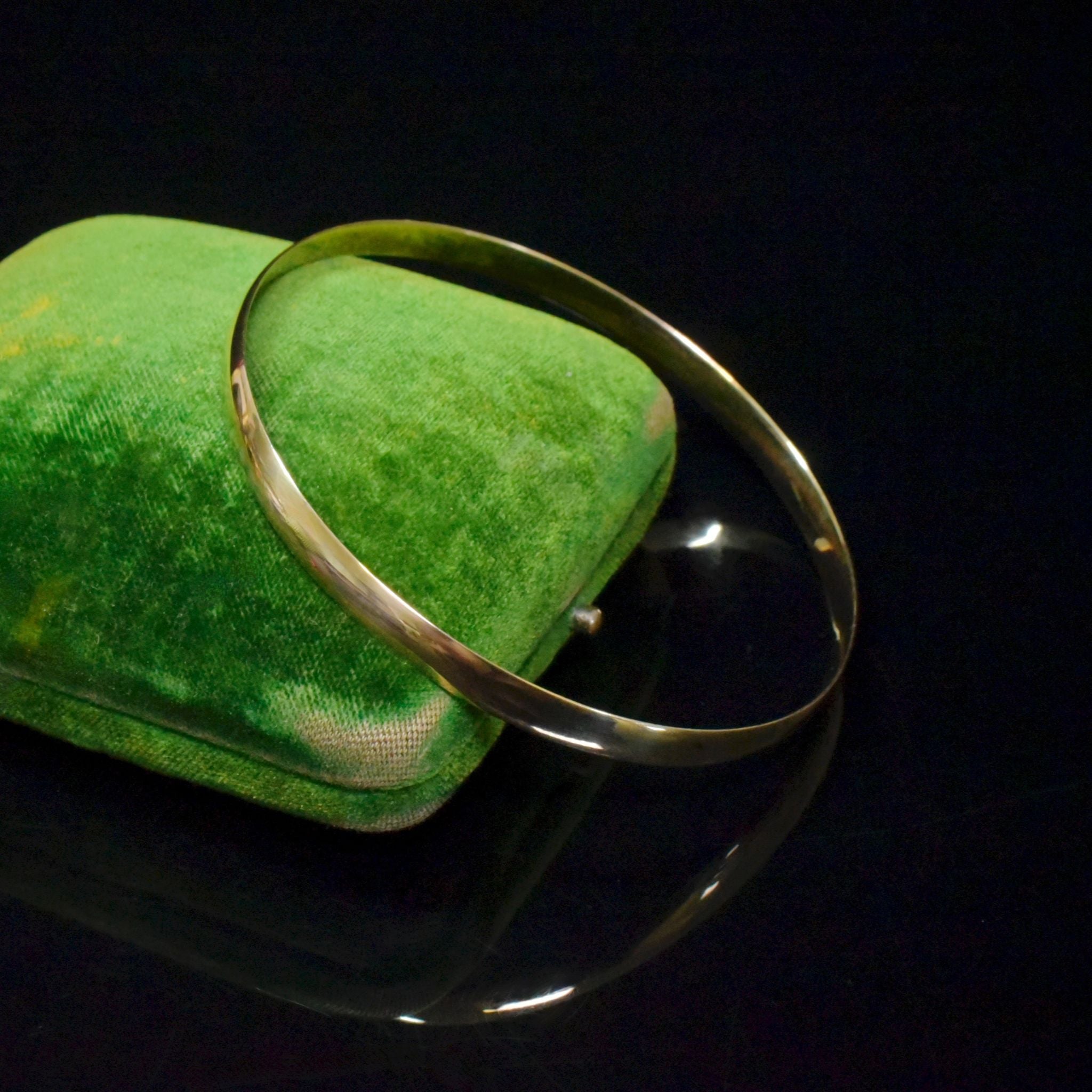 Modern 9ct Yellow Gold Solid Golf Bangle