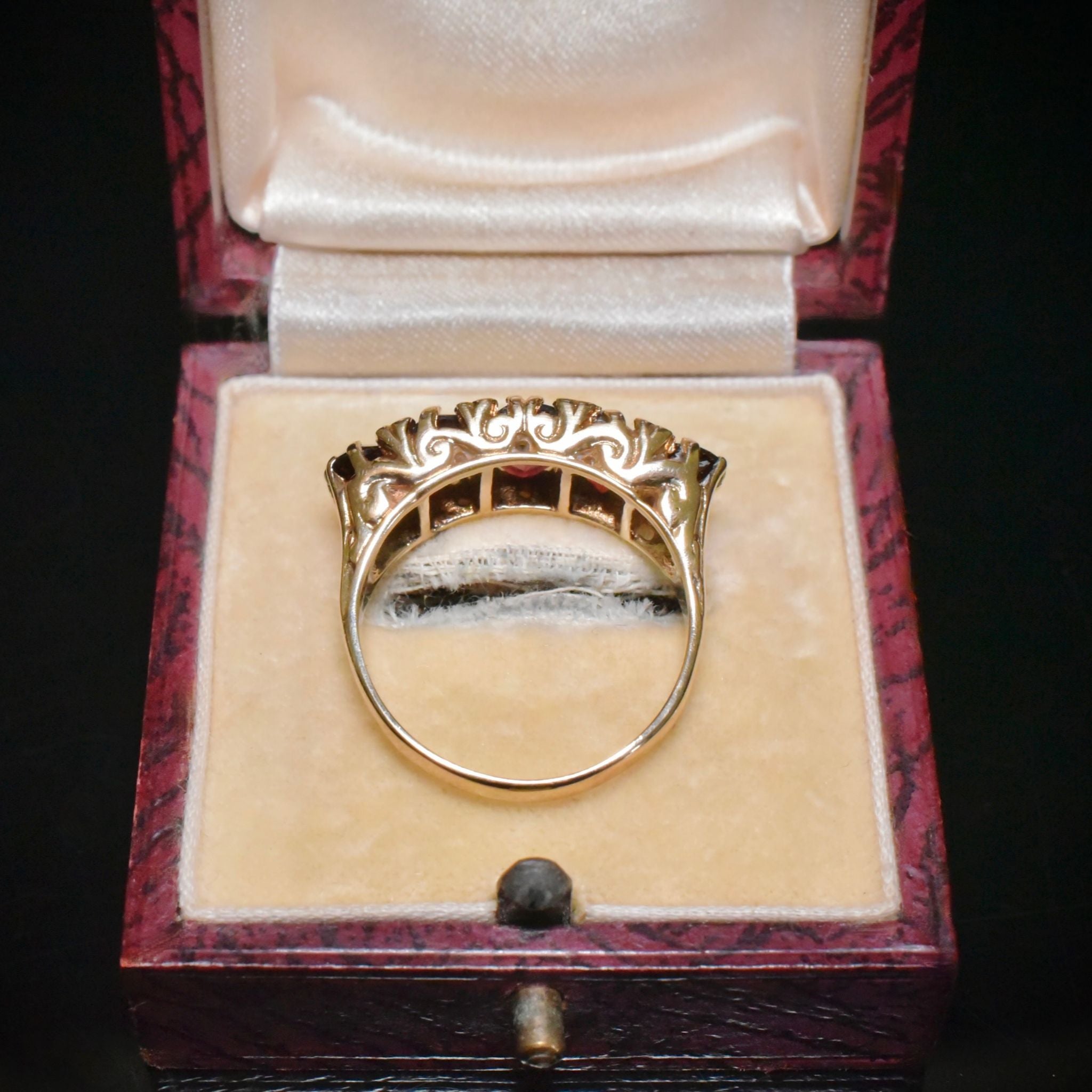 Vintage 9ct Yellow Gold Garnet And White Gem Ring - Birmingham 1977
