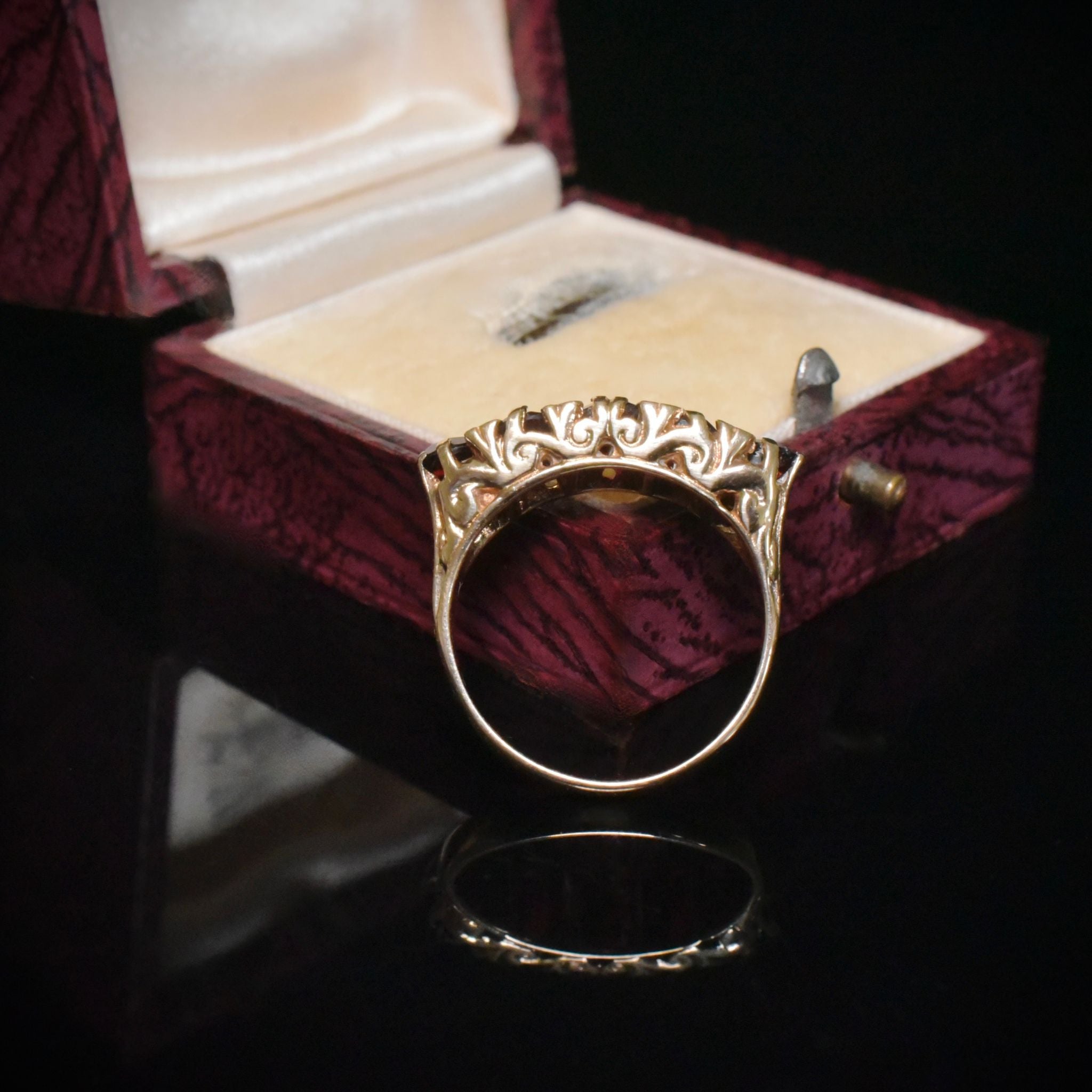 Vintage 9ct Yellow Gold Garnet And White Gem Ring - Birmingham 1977