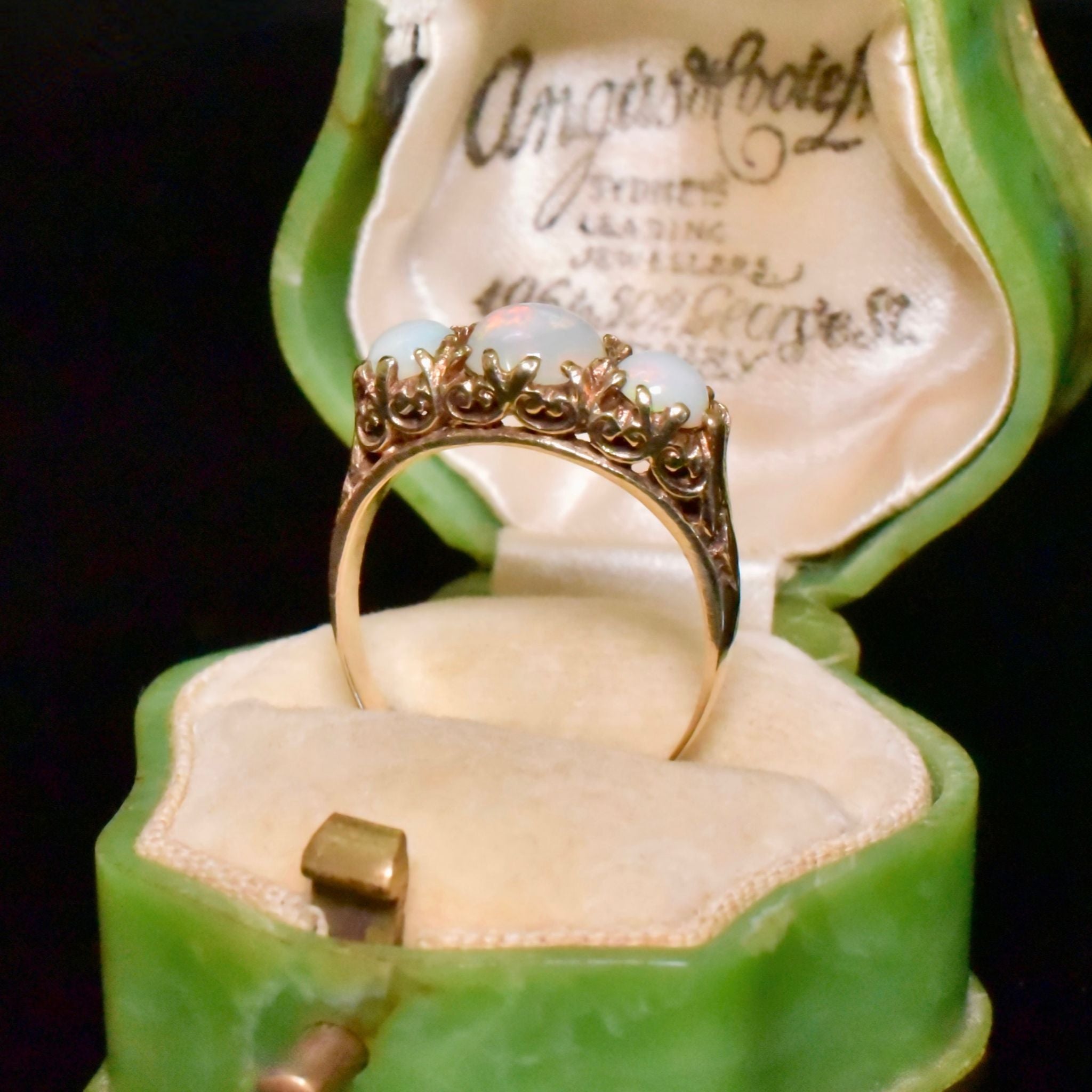 Vintage 9ct Yellow Gold Solid Opal Ring - UK 1970’s