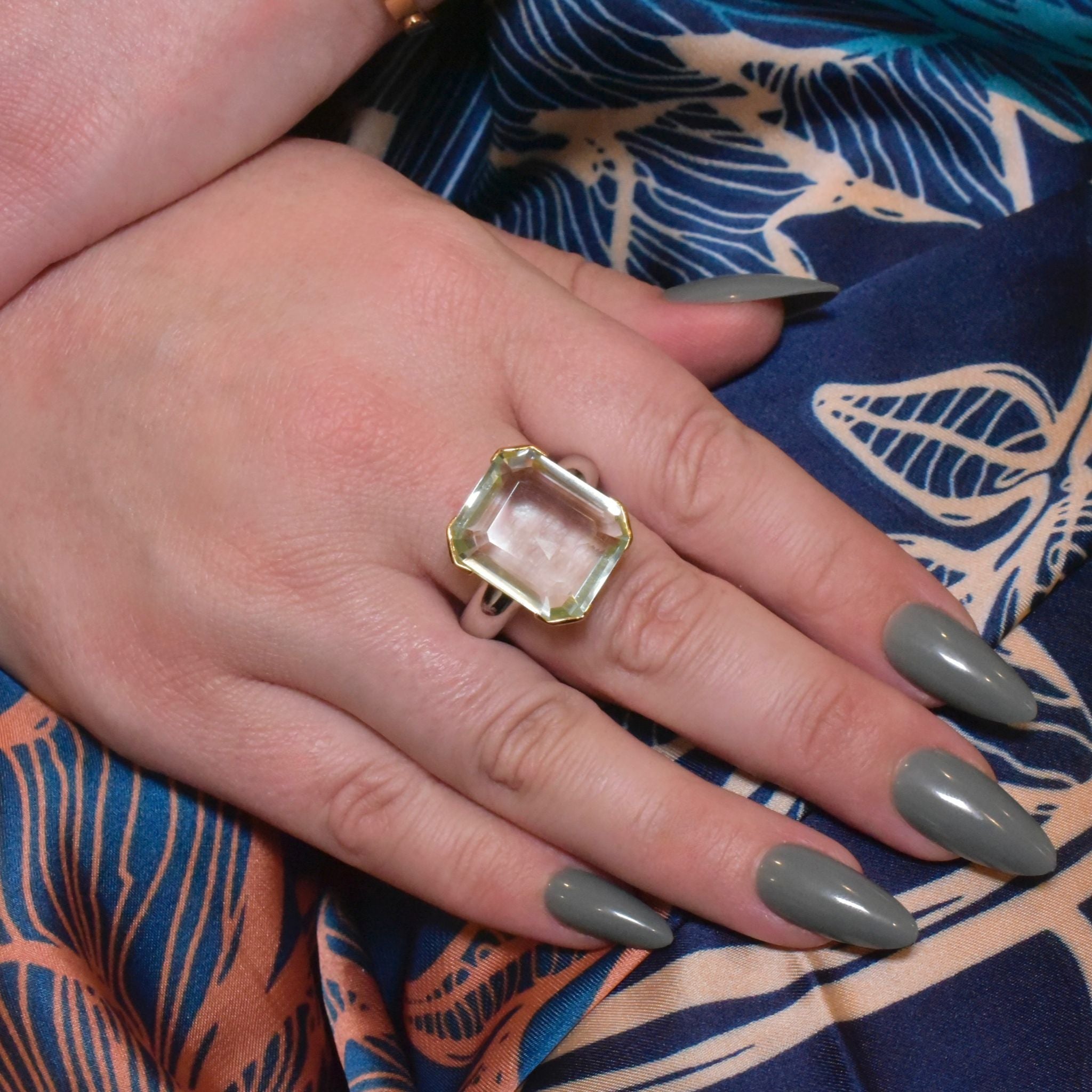 Superb 18ct Yellow And White Gold 20ct Aquamarine Ring - 19.0 Grams Included In Purchase Valuation For 17,000 AUD