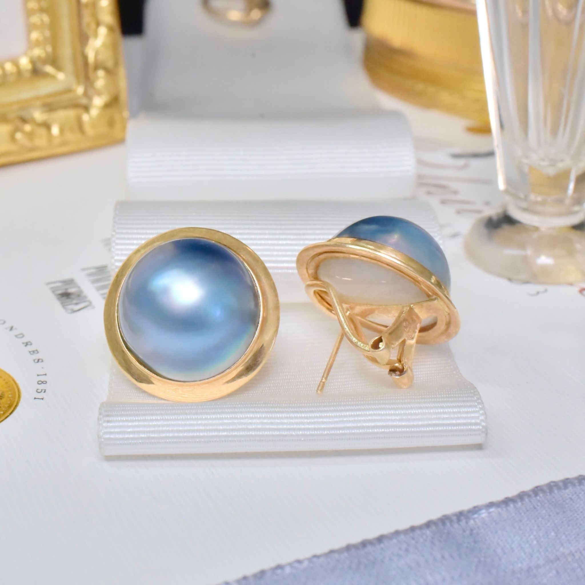 Stunning Modern 14ct Yellow Gold Mabe Pearl Earrings