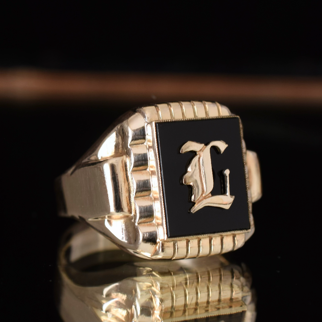 Vintage 1950’s Retro 10ct Yellow Gold And Onyx  ‘L’ Signet Ring - Metzler Mfg. Co Inc.