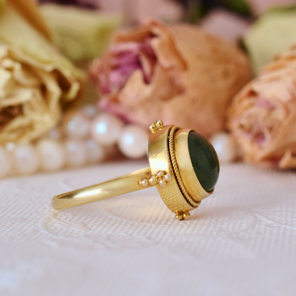 Vintage 18ct Yellow Gold Phrenite Cabochon Ring