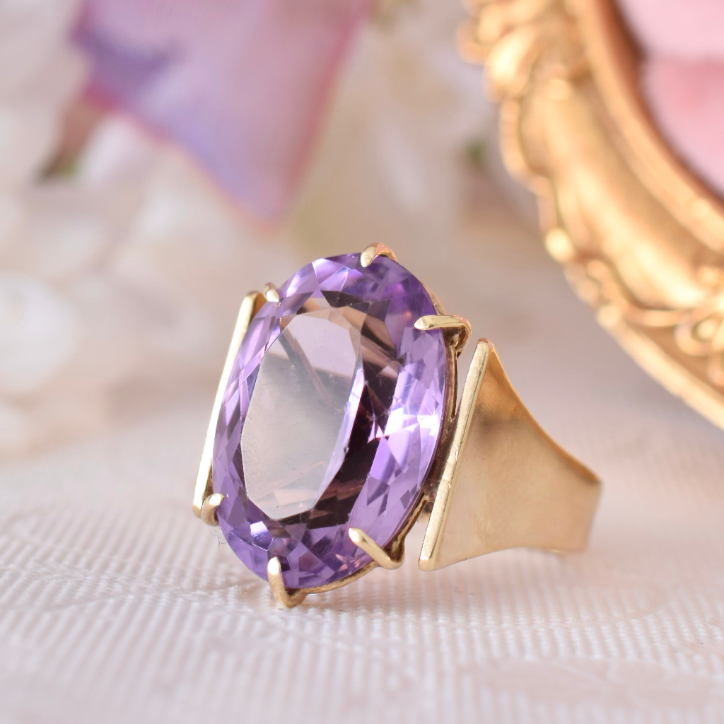 Vintage 9ct Yellow Gold Oval Amethyst Ring