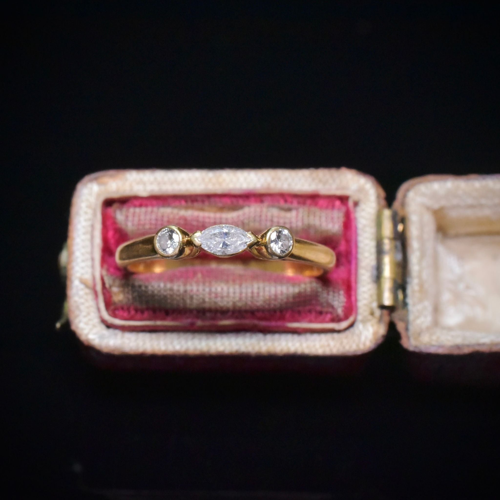 Modern 18ct Yellow Gold And Diamond Ring