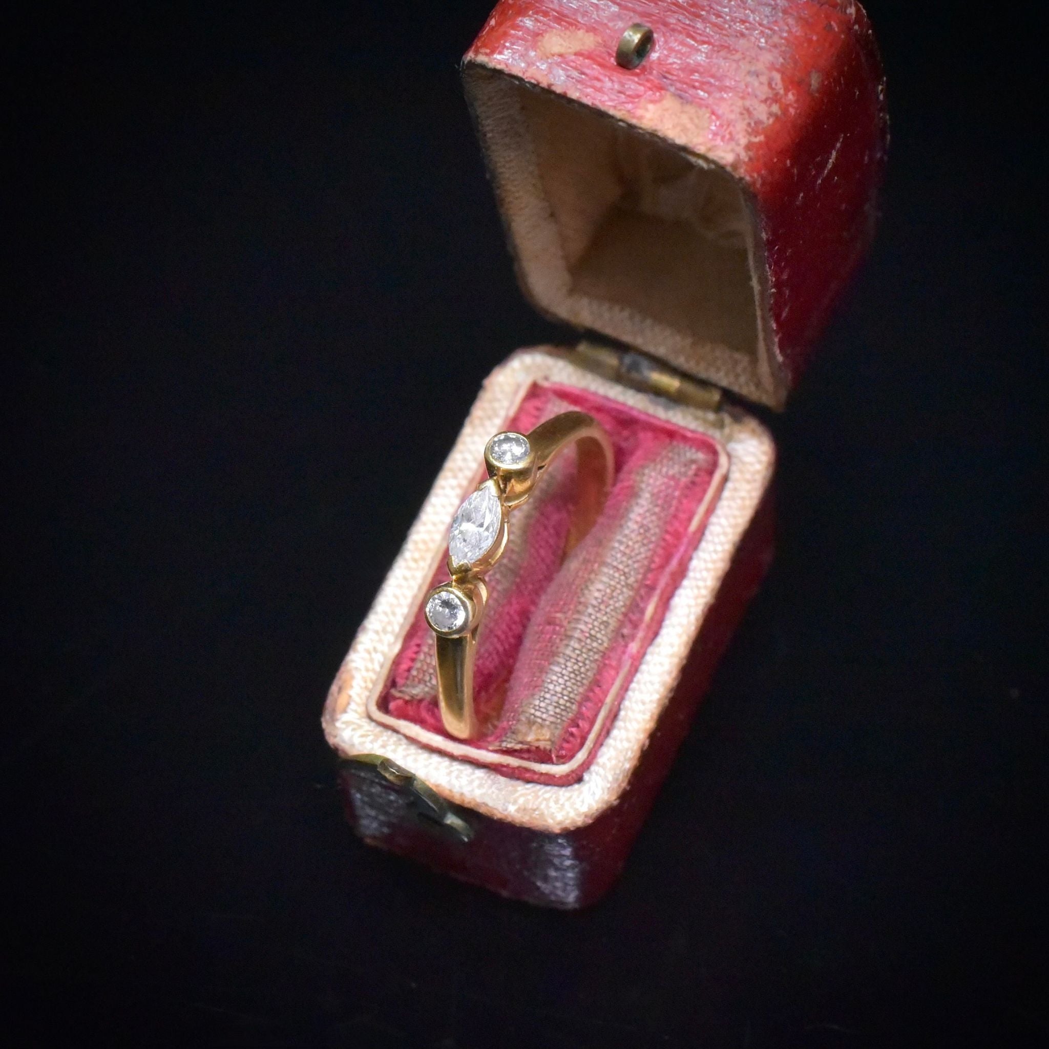Modern 18ct Yellow Gold And Diamond Ring
