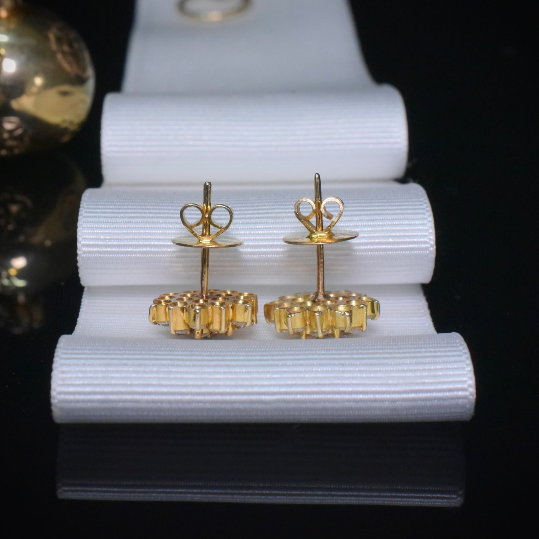 Contemporary 14ct Yellow Gold Diamond ‘Daisy’ Cluster Earrings