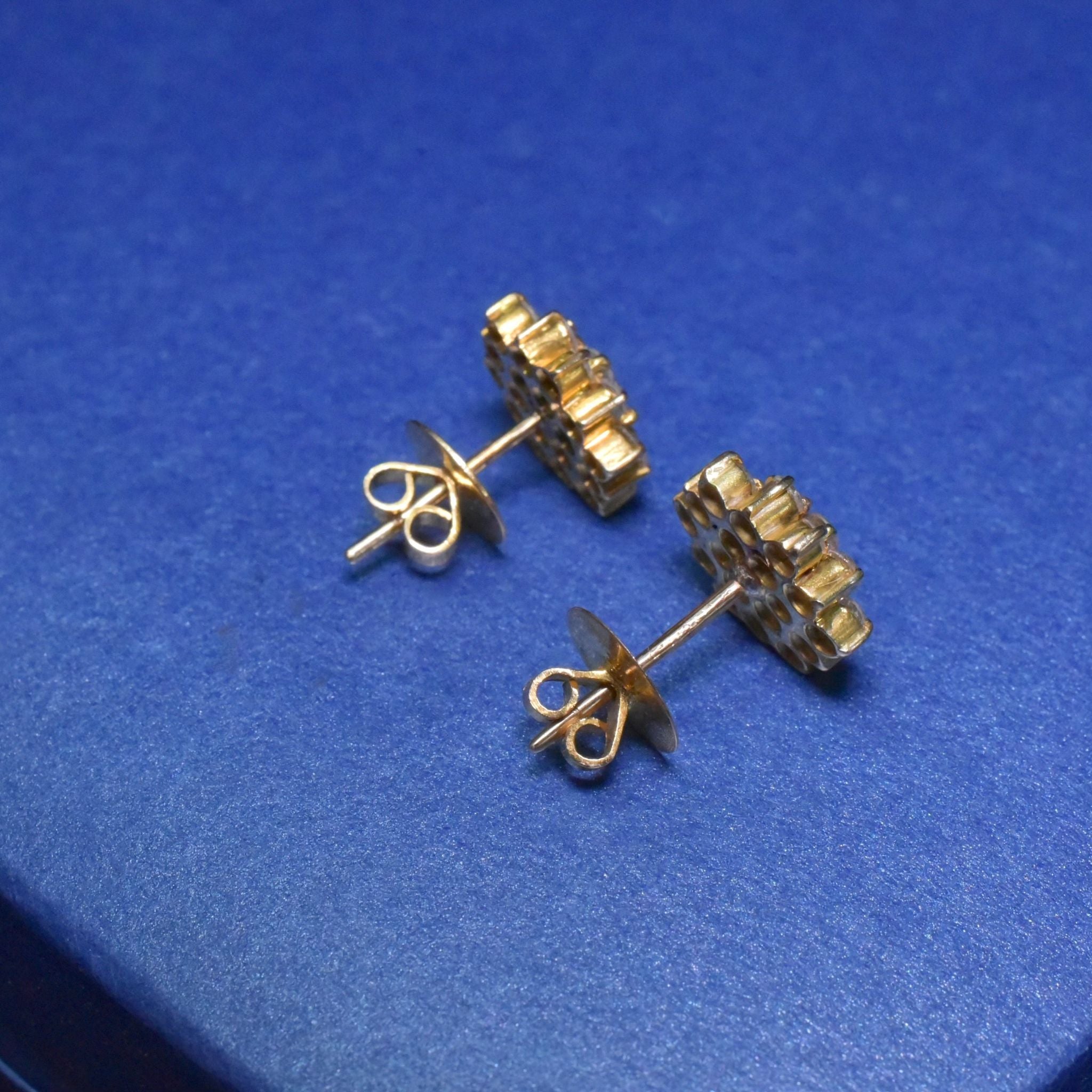 Contemporary 14ct Yellow Gold Diamond ‘Daisy’ Cluster Earrings