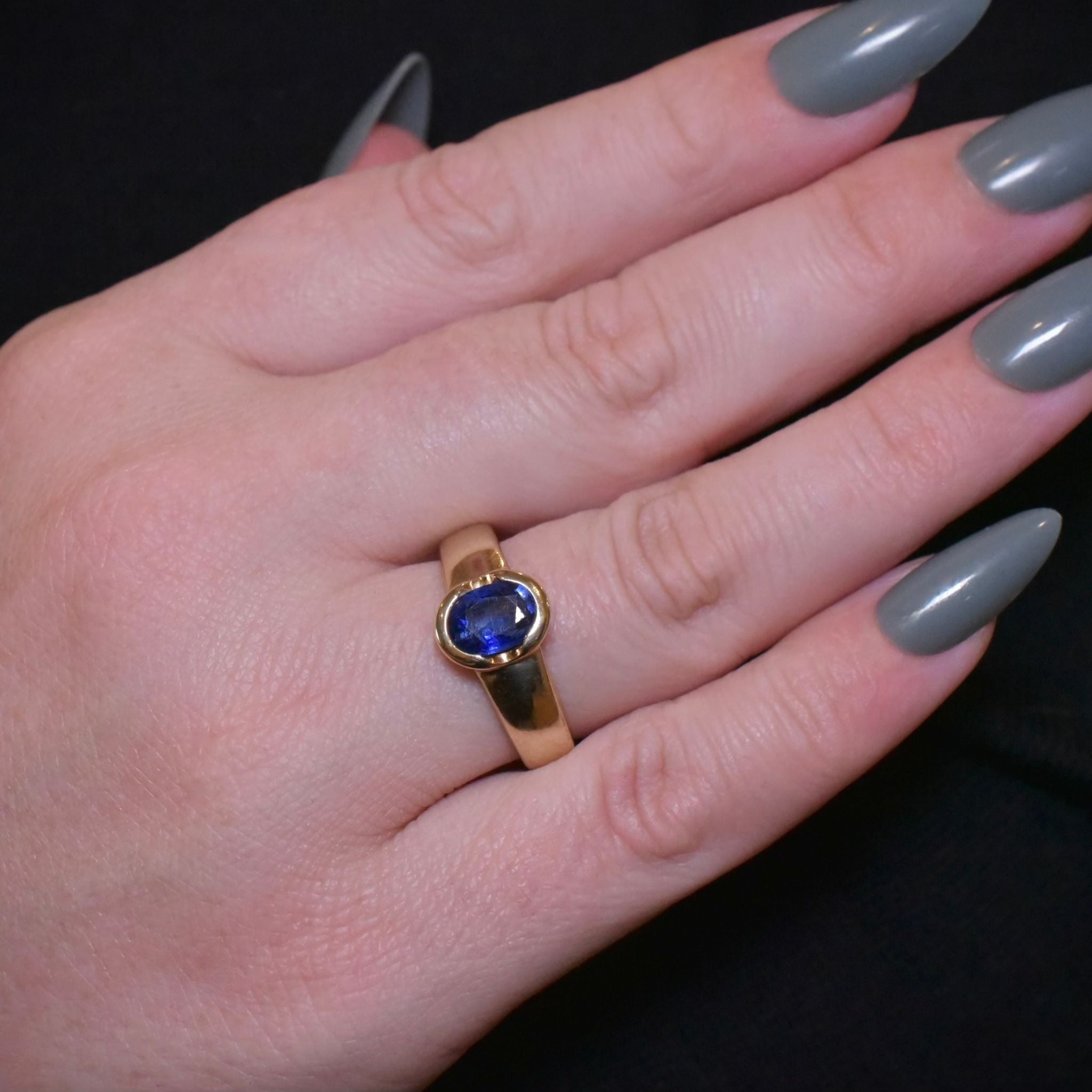 Contemporary 15ct Yellow Gold Sapphire Ring