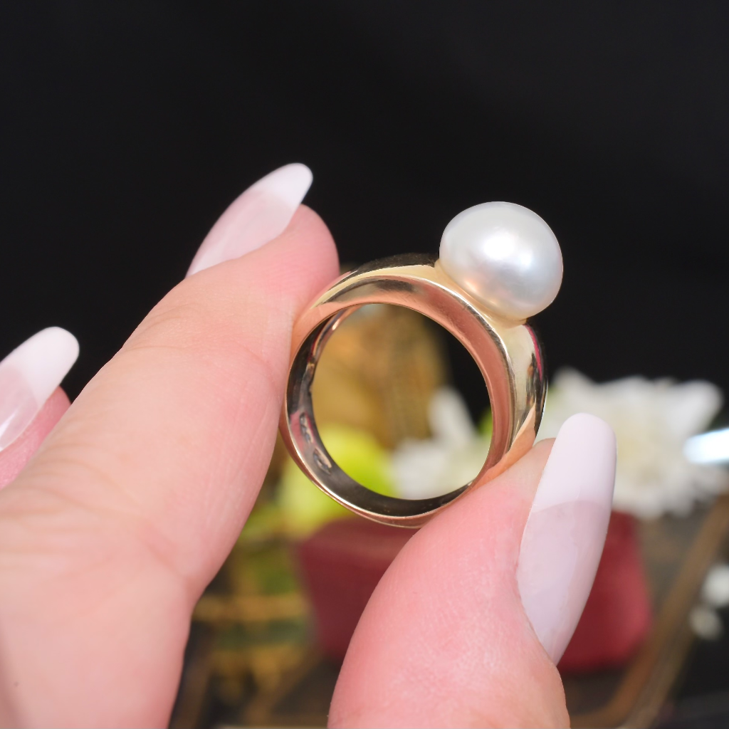Contemporary 9ct Yellow Gold Freshwater Pearl Ring