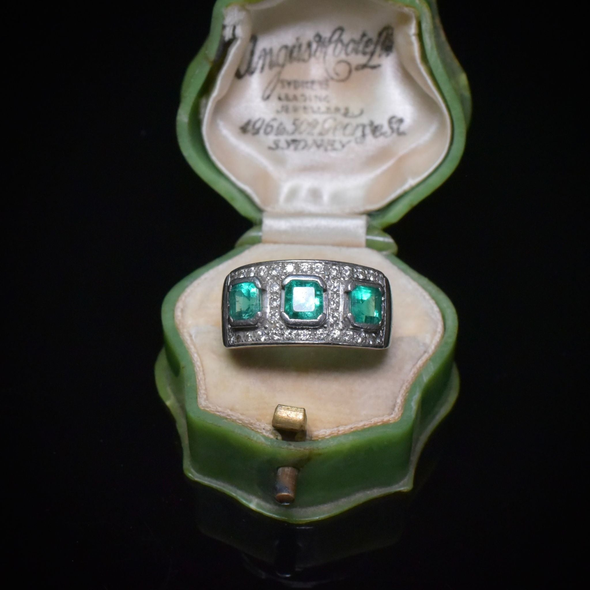 Superb Solid Platinum Emerald And Diamond Ring 14.3 Grams