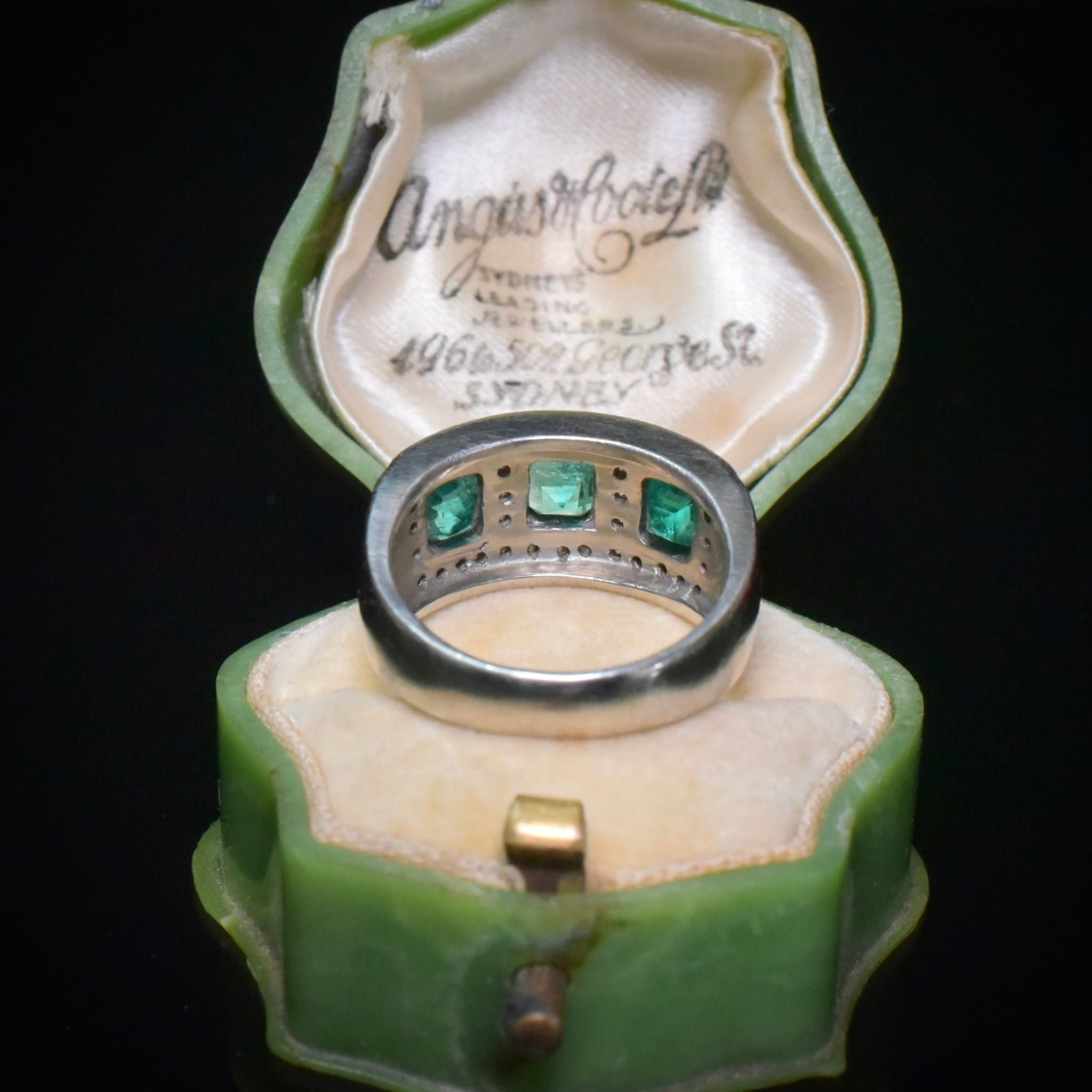 Superb Solid Platinum Emerald And Diamond Ring 14.3 Grams