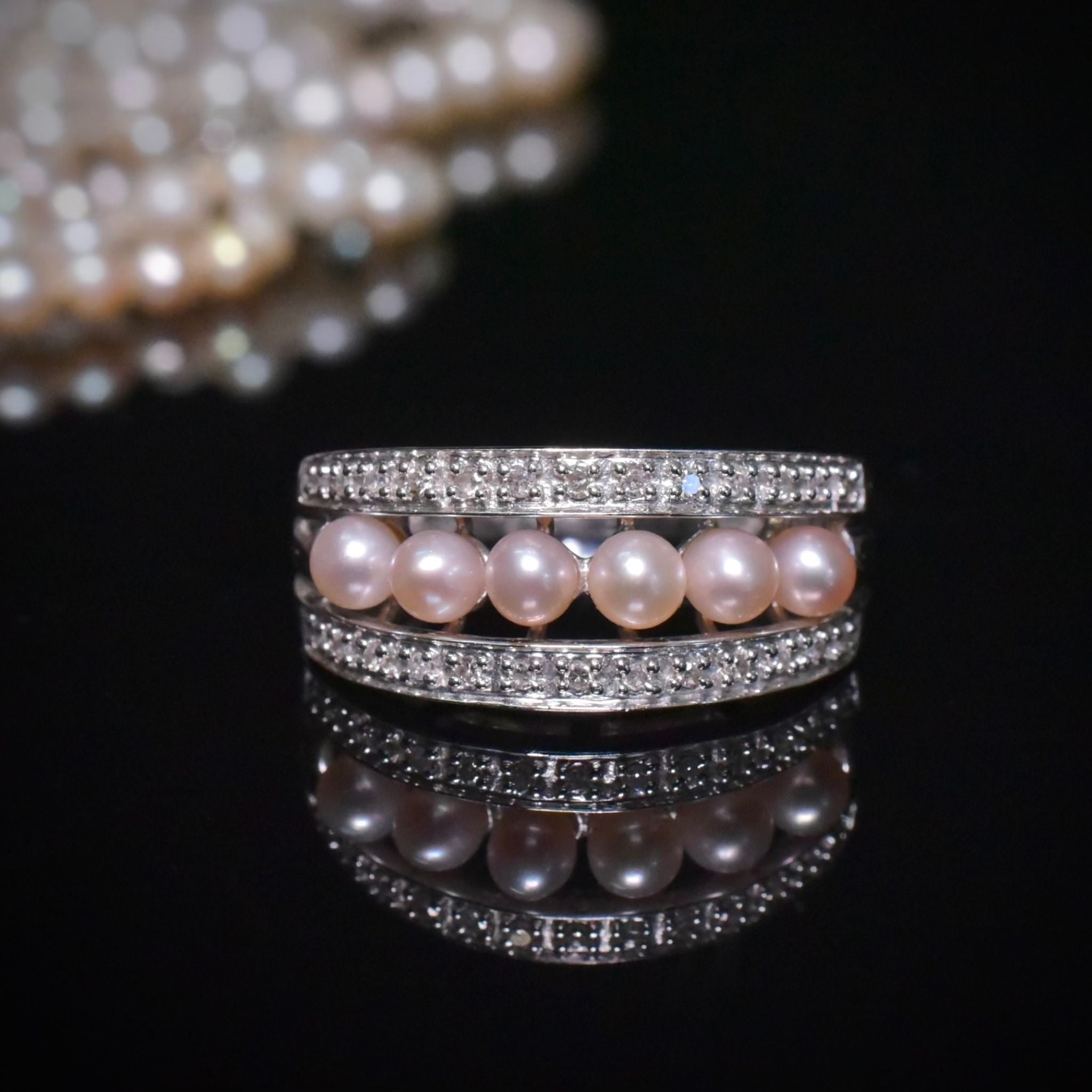 Modern 9ct White Gold Pearl And Diamond Ring - Birmingham 2005