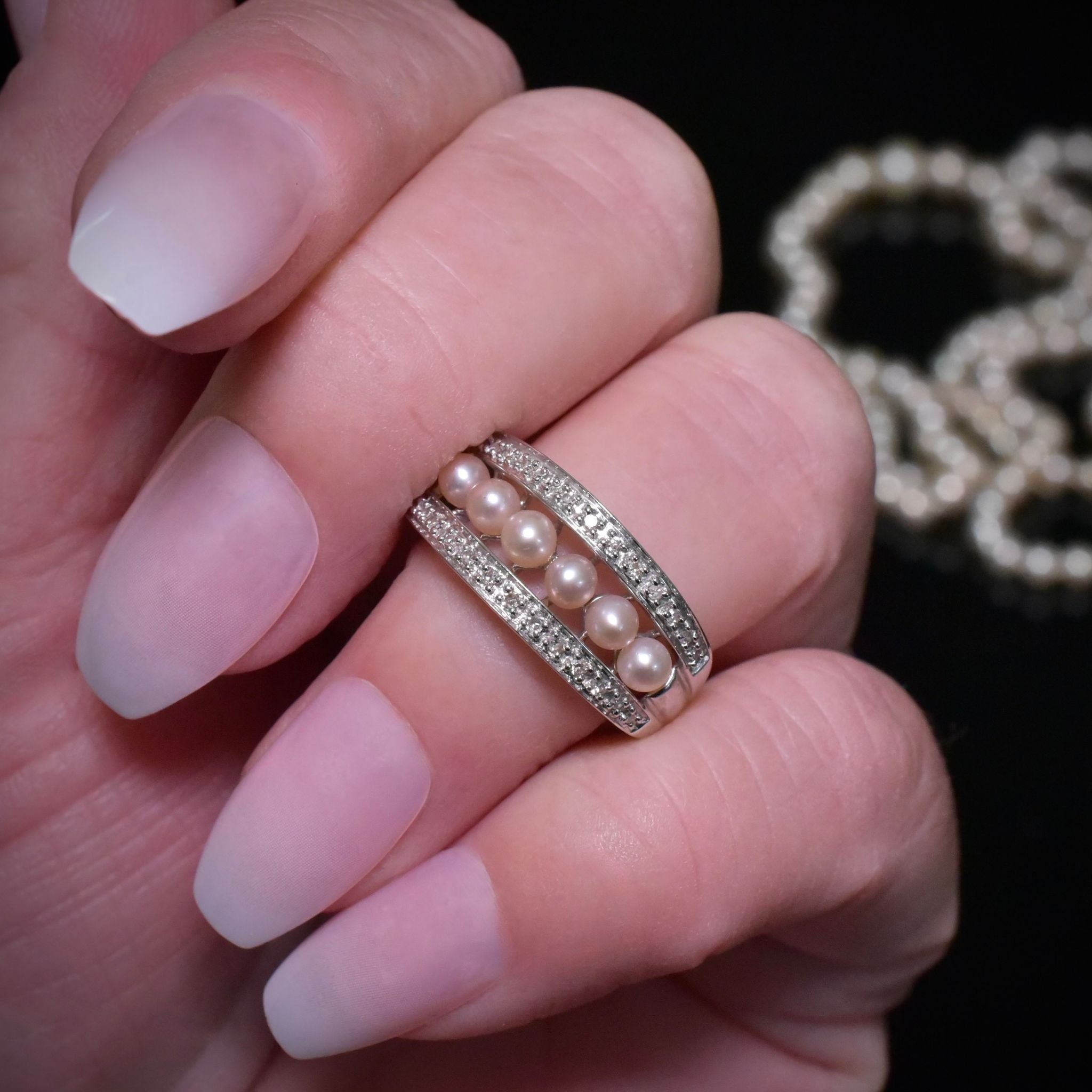 Modern 9ct White Gold Pearl And Diamond Ring - Birmingham 2005