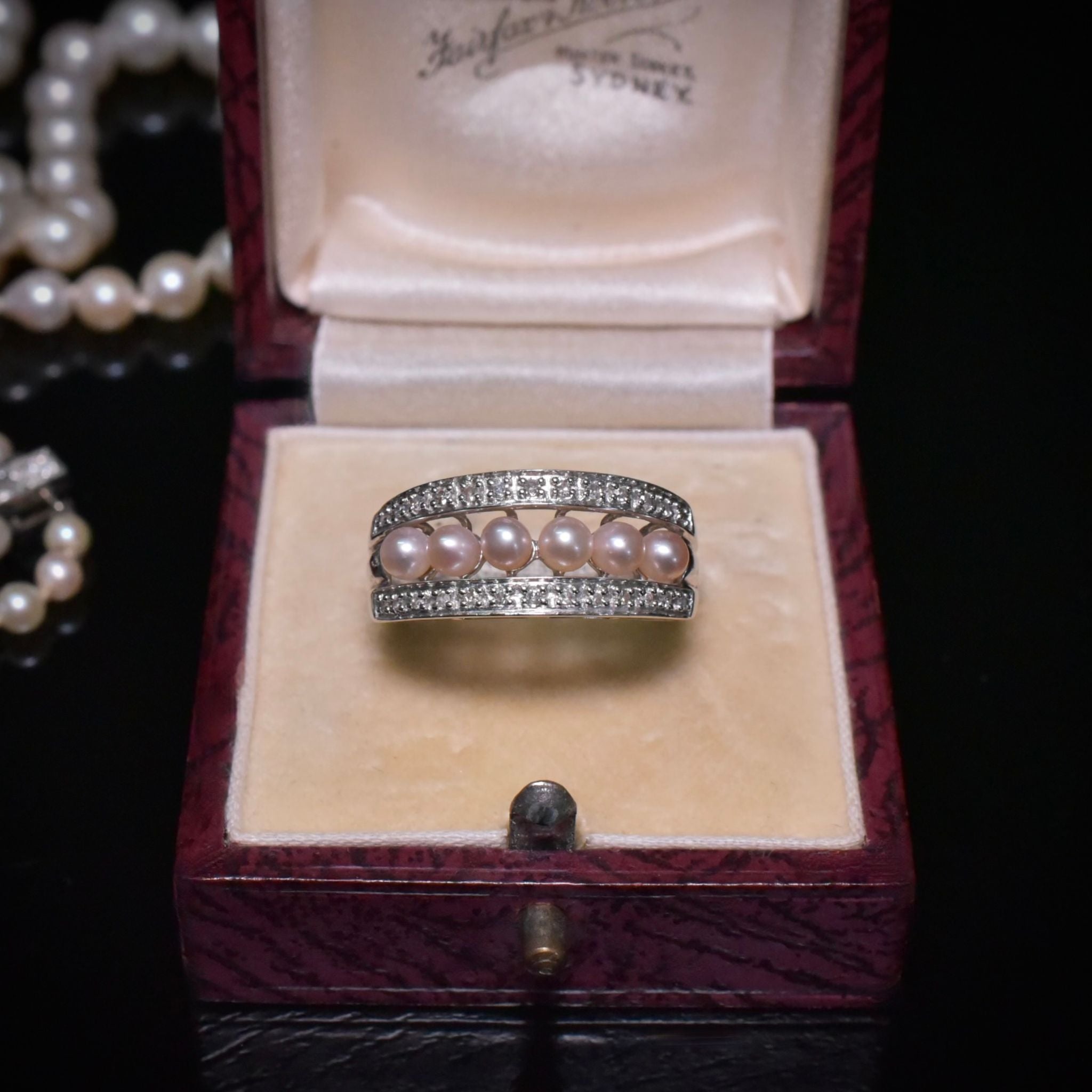 Modern 9ct White Gold Pearl And Diamond Ring - Birmingham 2005