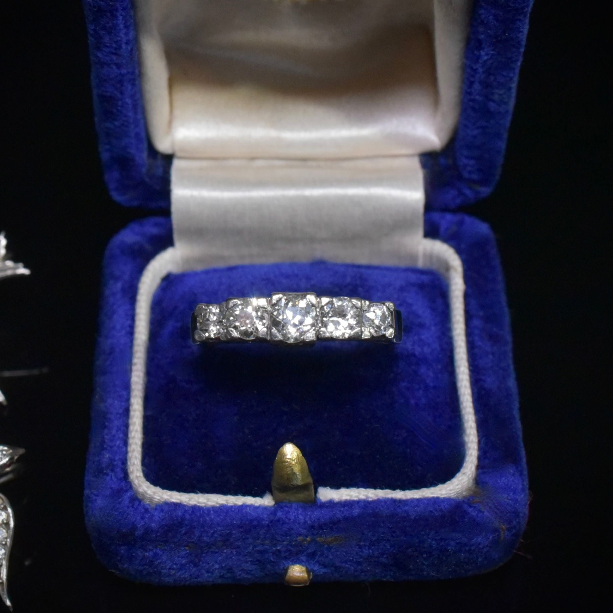 Stunning Vintage 18ct White Gold Diamond Ring - 1.04ct