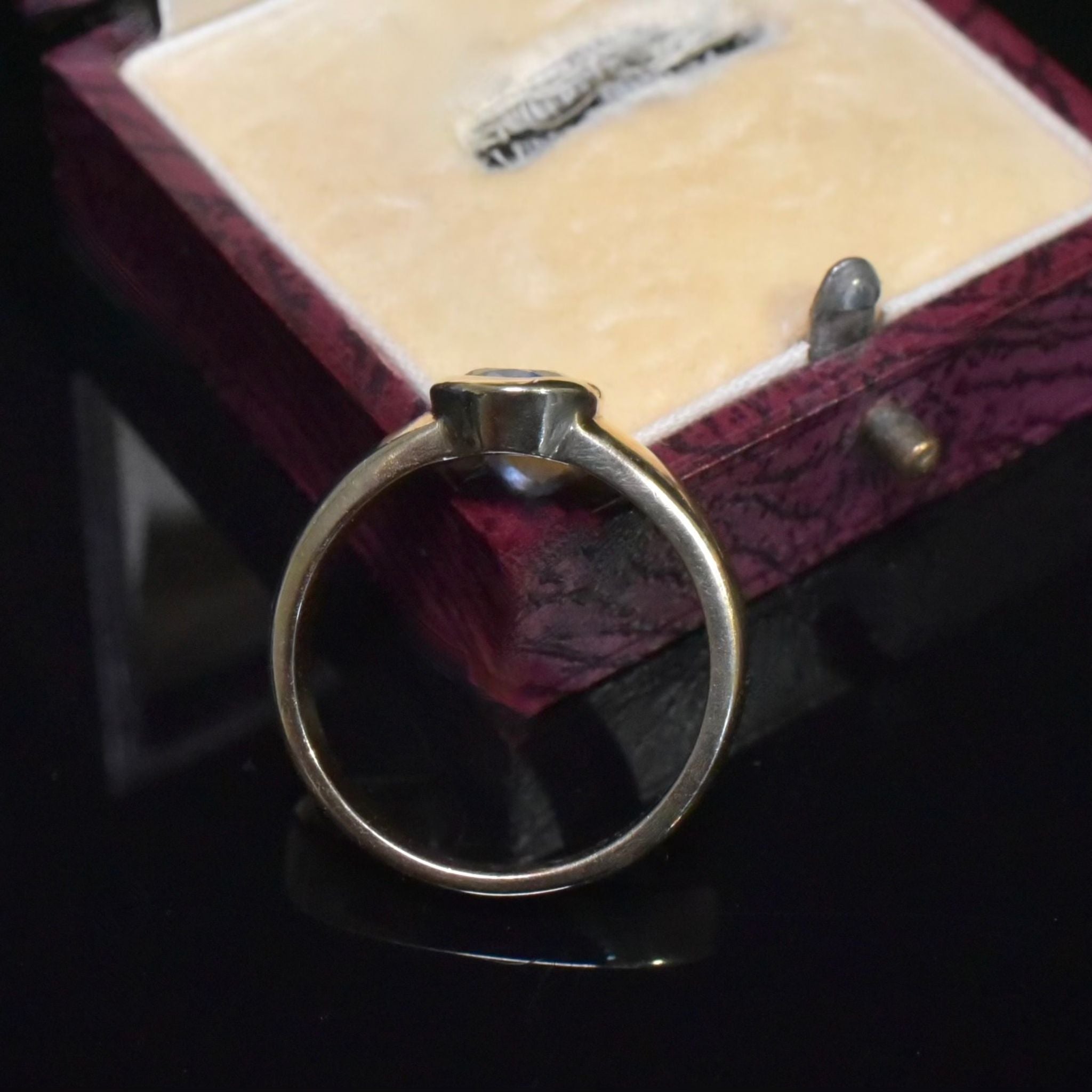 Contemporary 15ct Yellow Gold Sapphire Ring