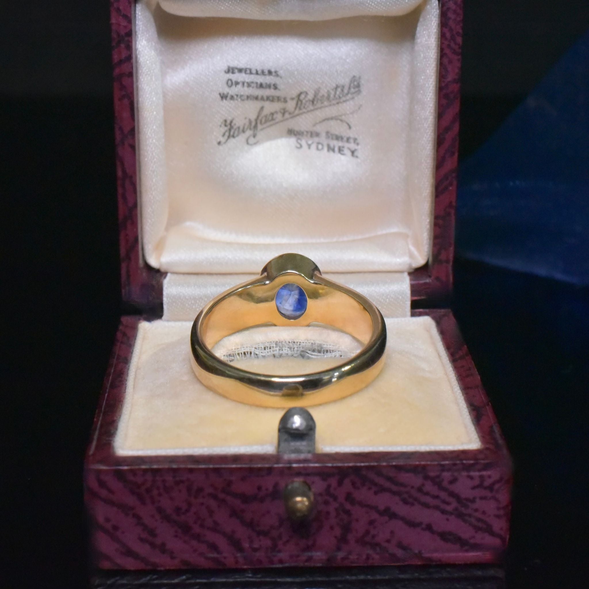 Contemporary 15ct Yellow Gold Sapphire Ring