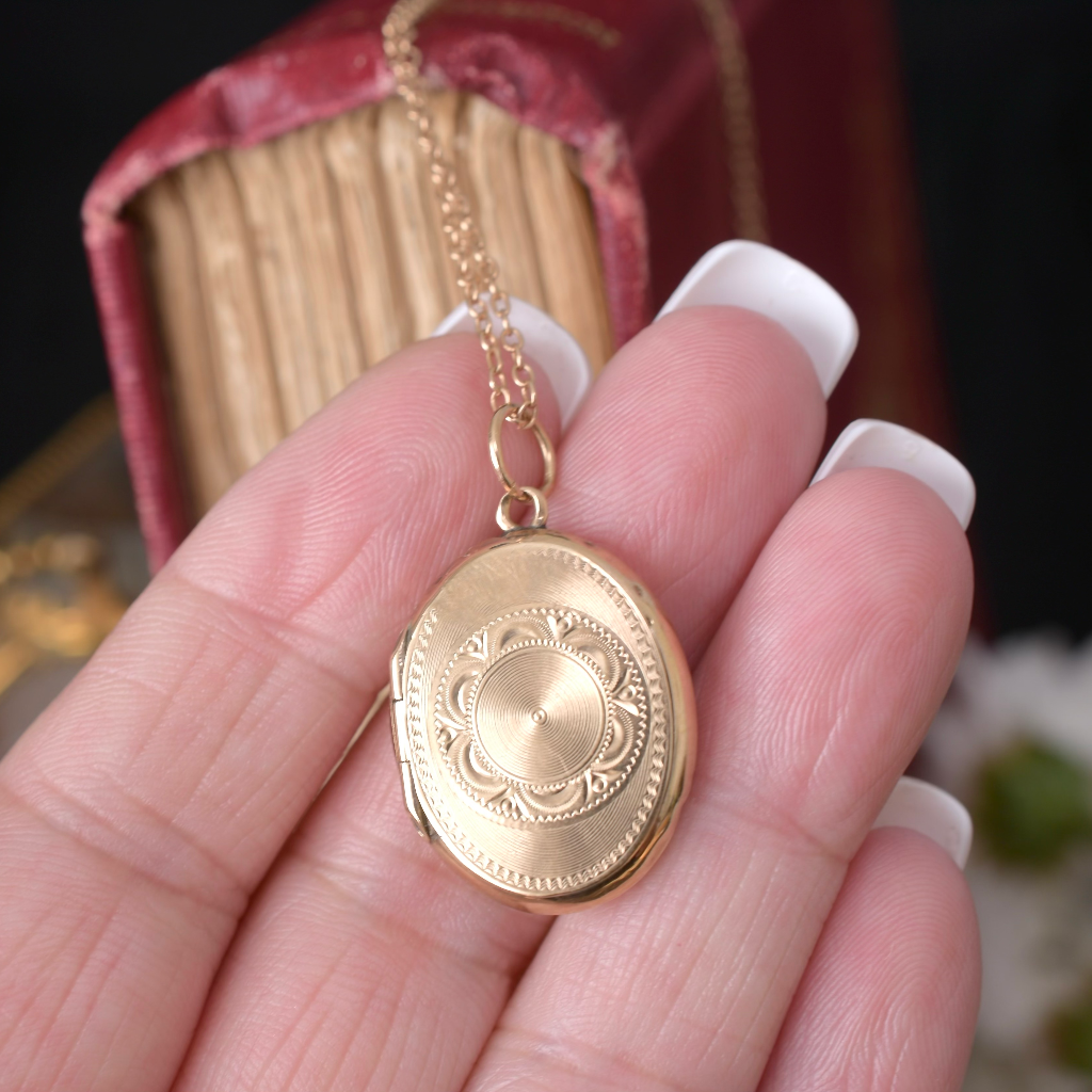 Antique Georgian/Early Victorian 9ct Rose Gold Engine Turned Locket
