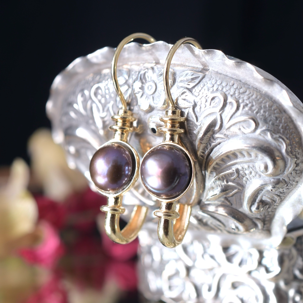 Contemporary 9ct Yellow Gold  Freshwater Peacock Pearl Earrings