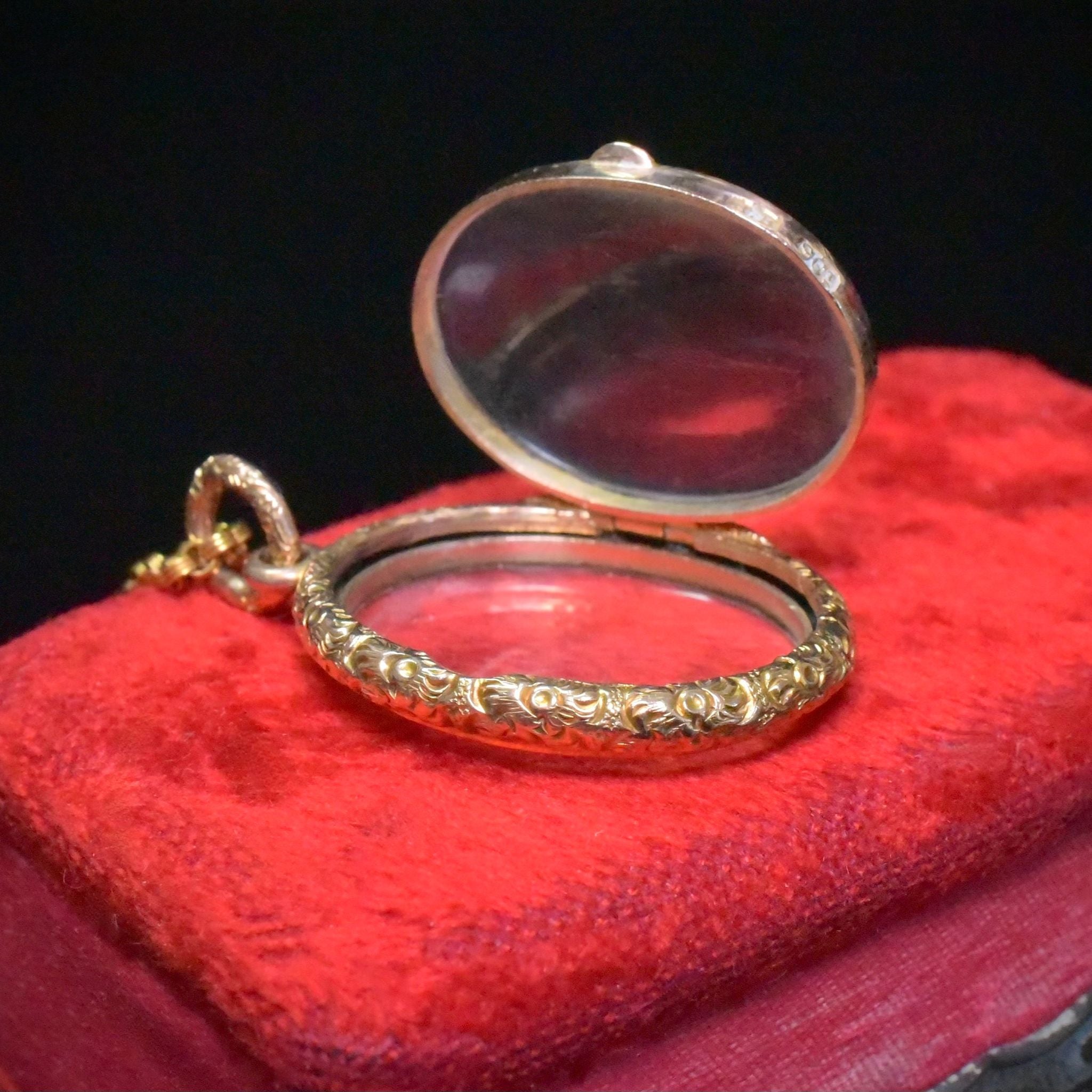 Antique Victorian 9ct Rose Gold Opening Double Sided Locket Circa 1890