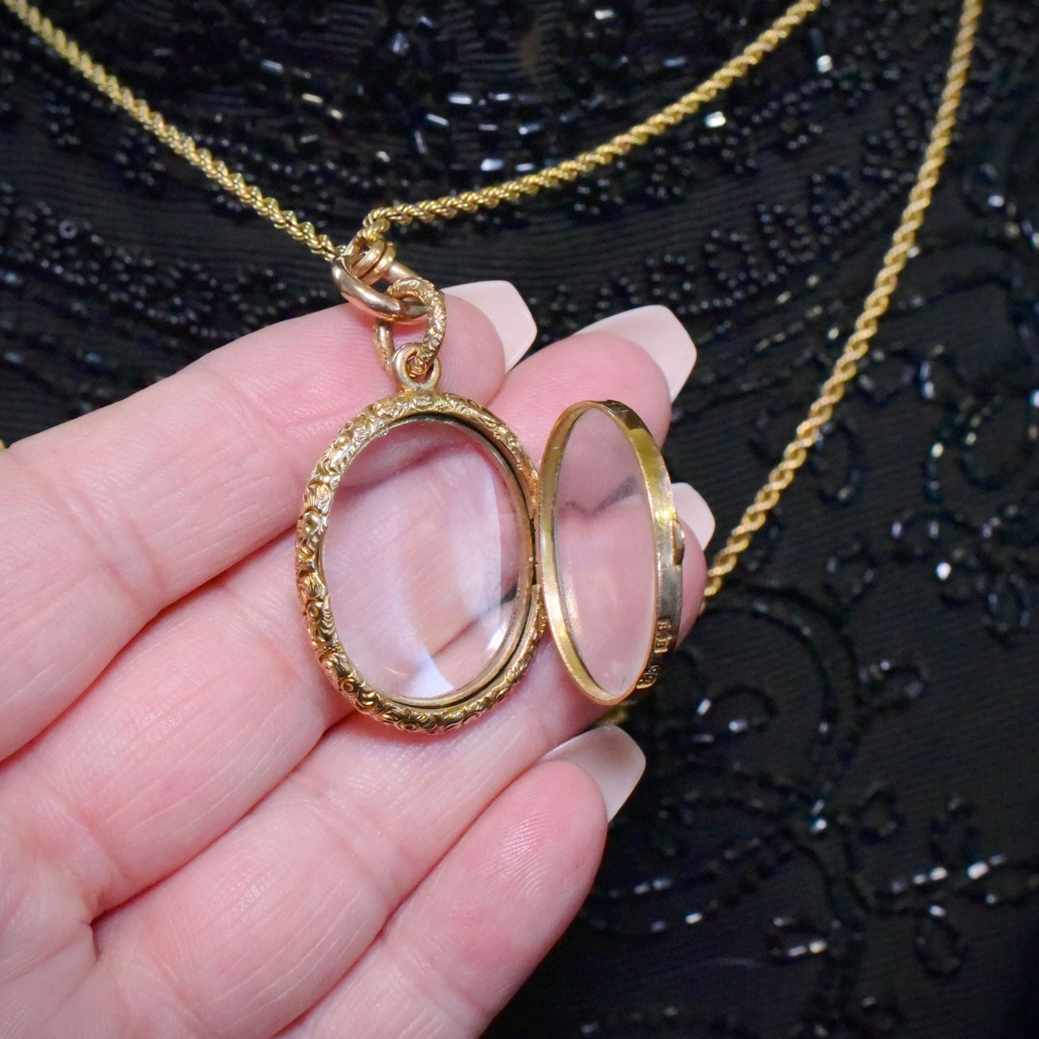 Antique Victorian 9ct Rose Gold Opening Double Sided Locket Circa 1890