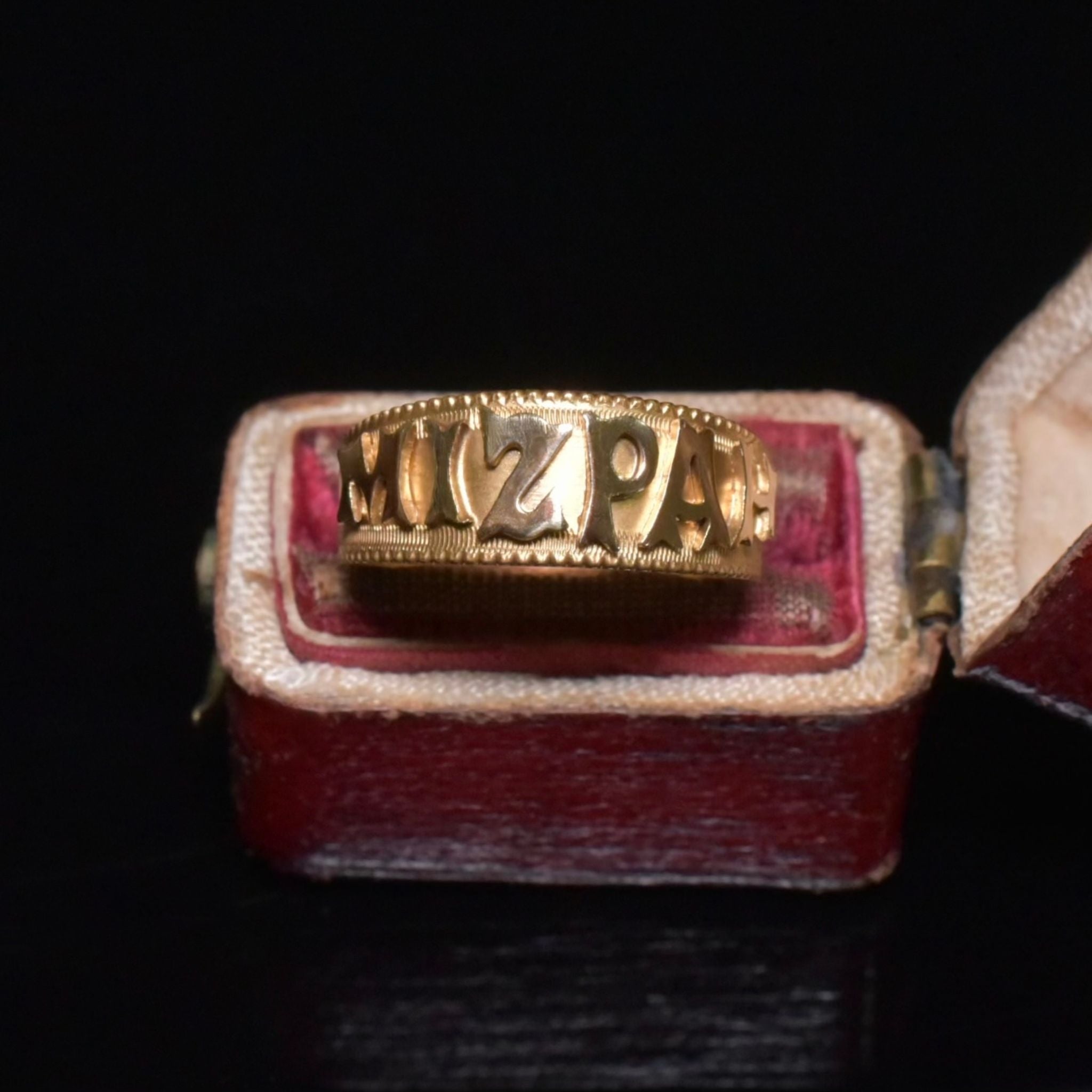 Immaculate Antique Victorian 18ct Yellow Gold ‘MIZPAH’ Ring - Birmingham 1901