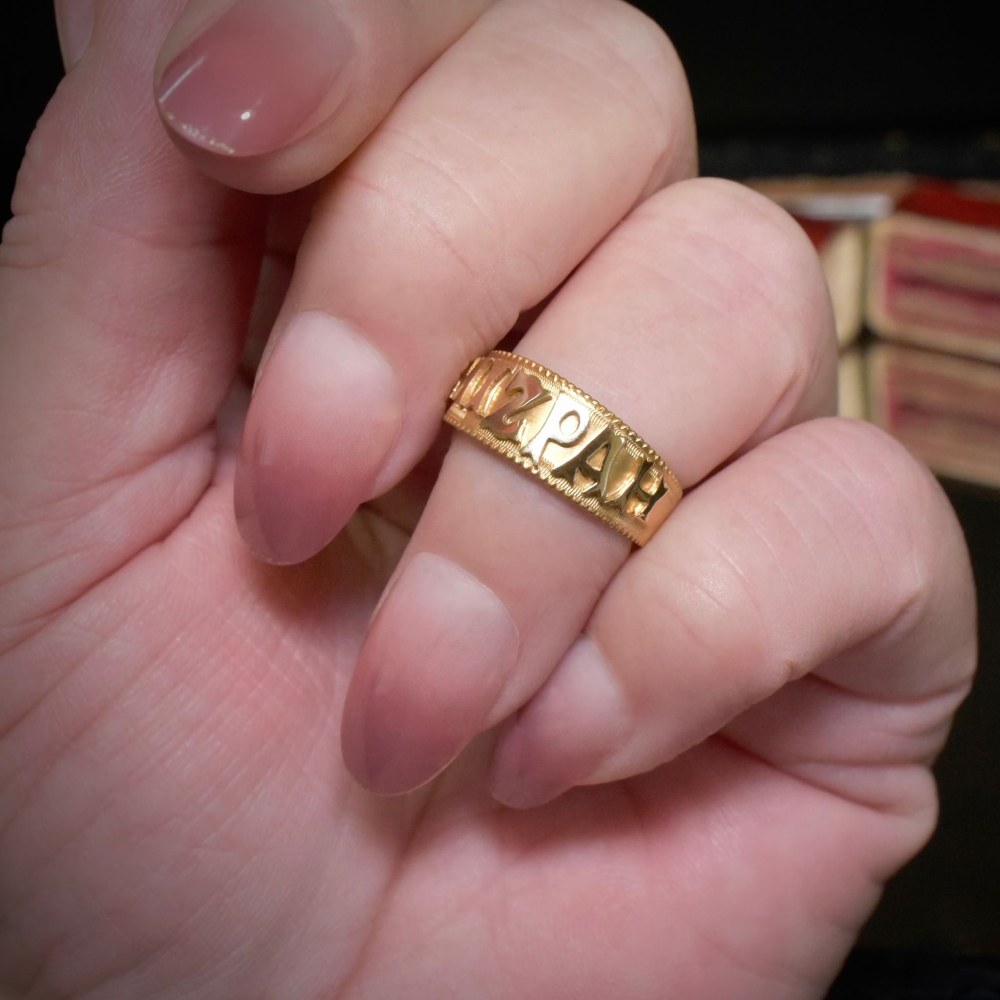 Immaculate Antique Victorian 18ct Yellow Gold ‘MIZPAH’ Ring - Birmingham 1901