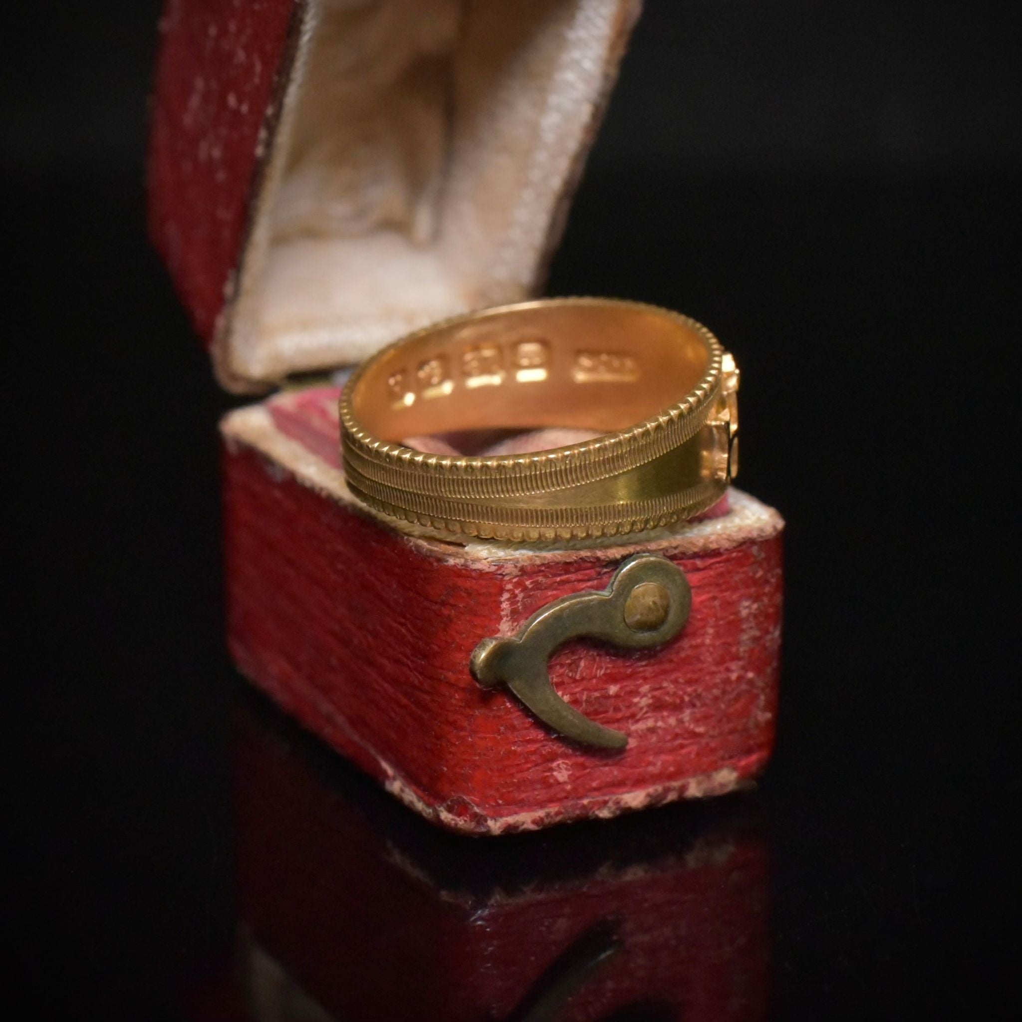 Immaculate Antique Victorian 18ct Yellow Gold ‘MIZPAH’ Ring - Birmingham 1901