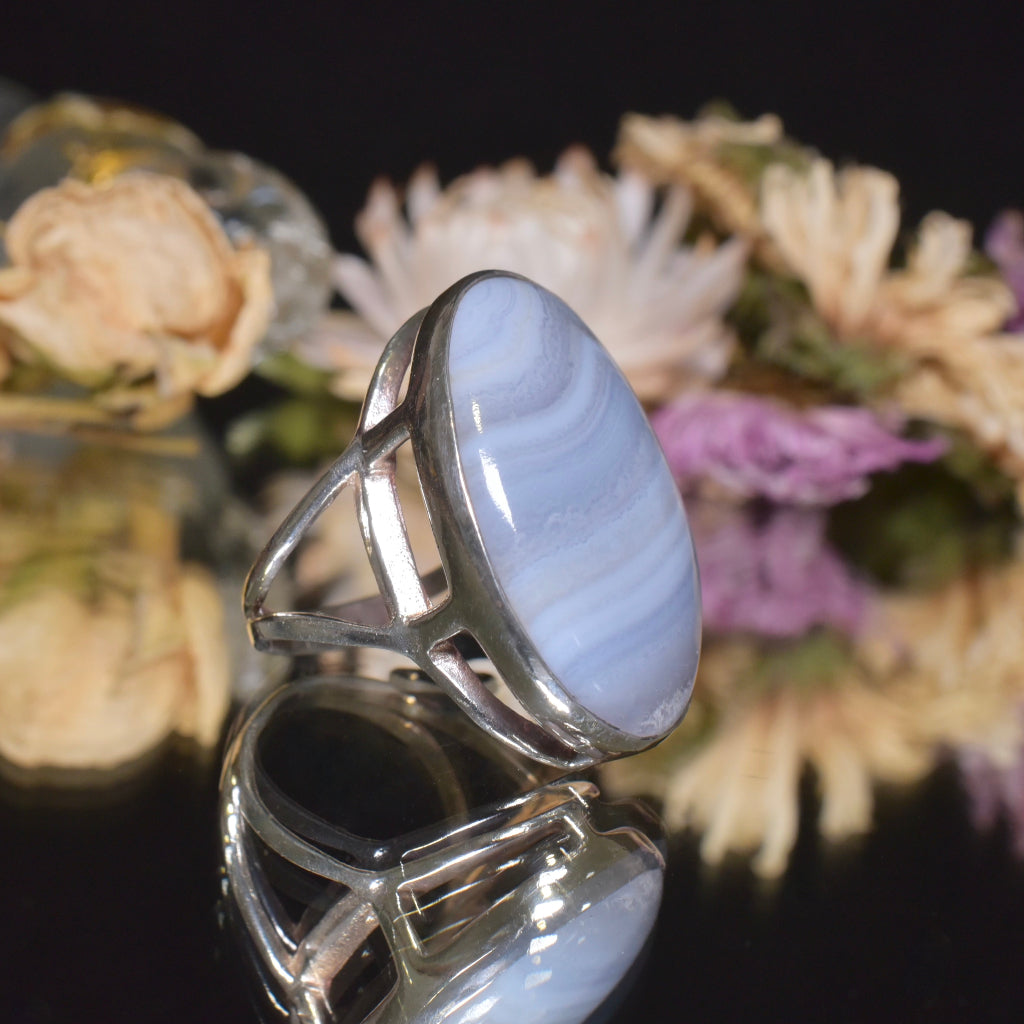 A Modern Sterling Silver Large Lace Agate Ring