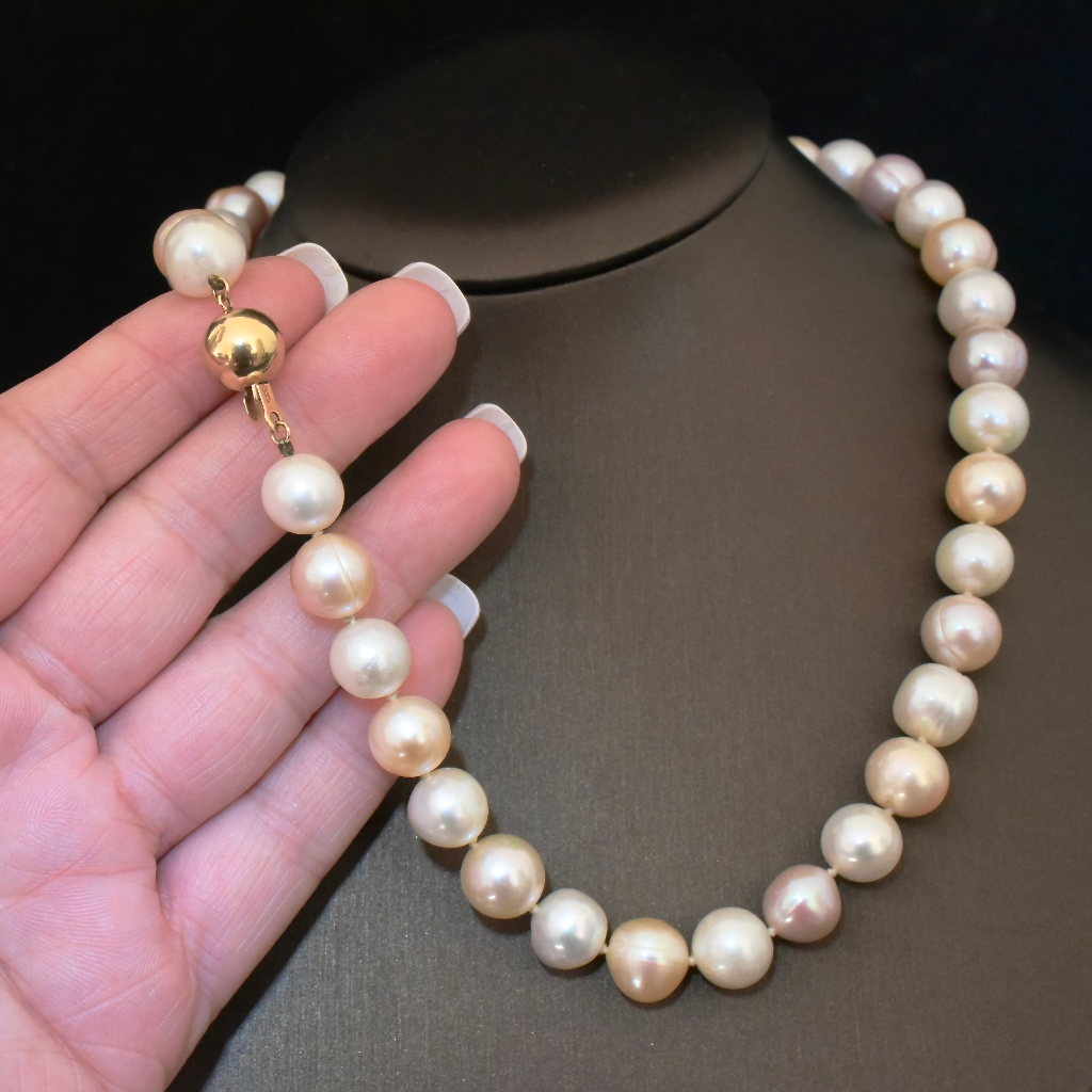 Modern Freshwater Pearl 9ct Gold Necklace