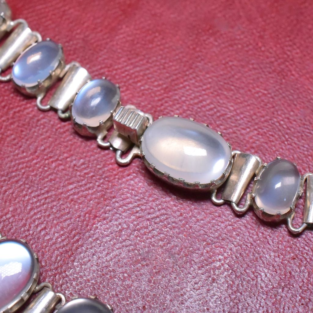 Antique Edwardian to Early Art Deco Era Silver And Moonstone Pendant Necklace - 50.00ct