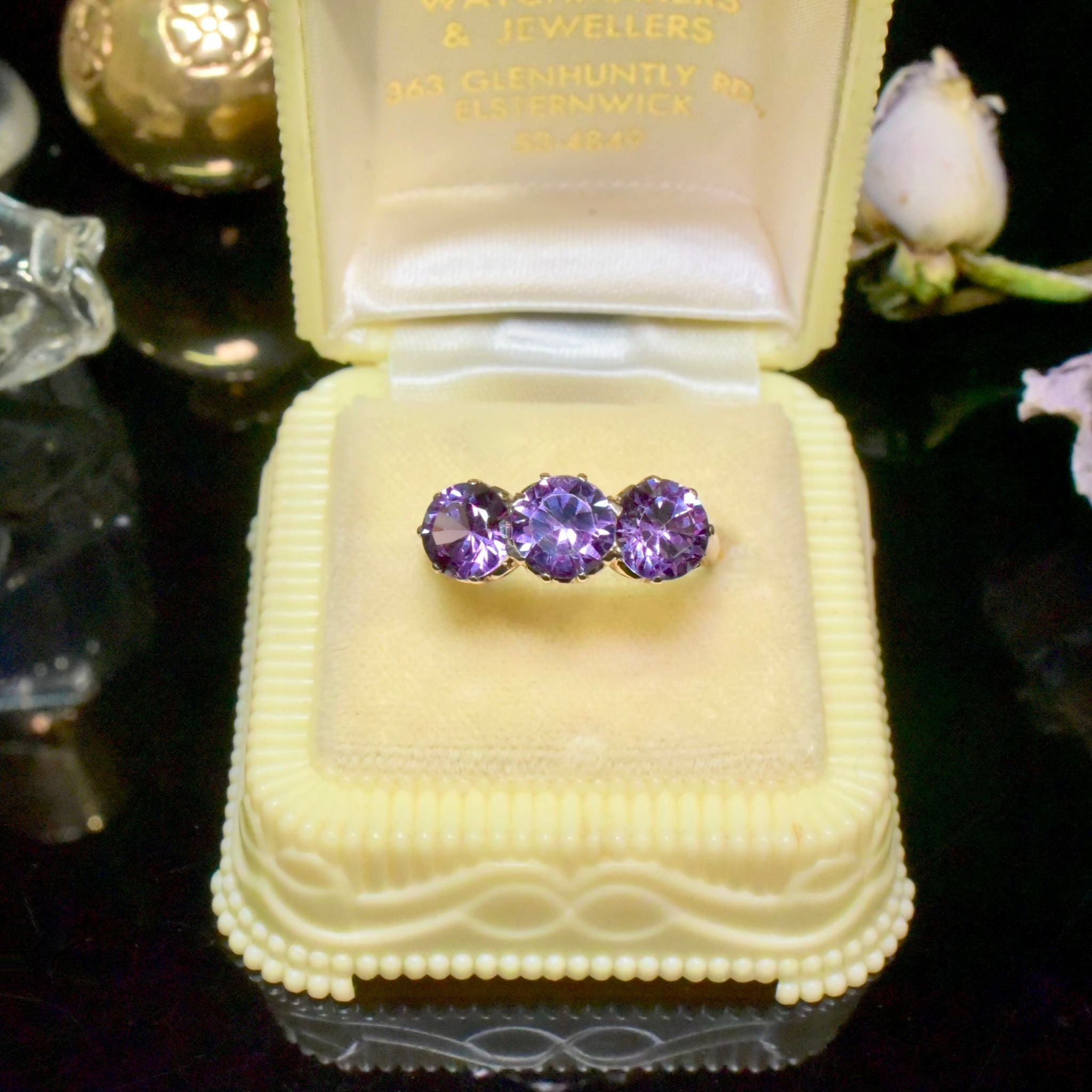 Stunning Vintage 9ct Rose Gold Synthetic Colour Change Sapphire Trilogy Ring