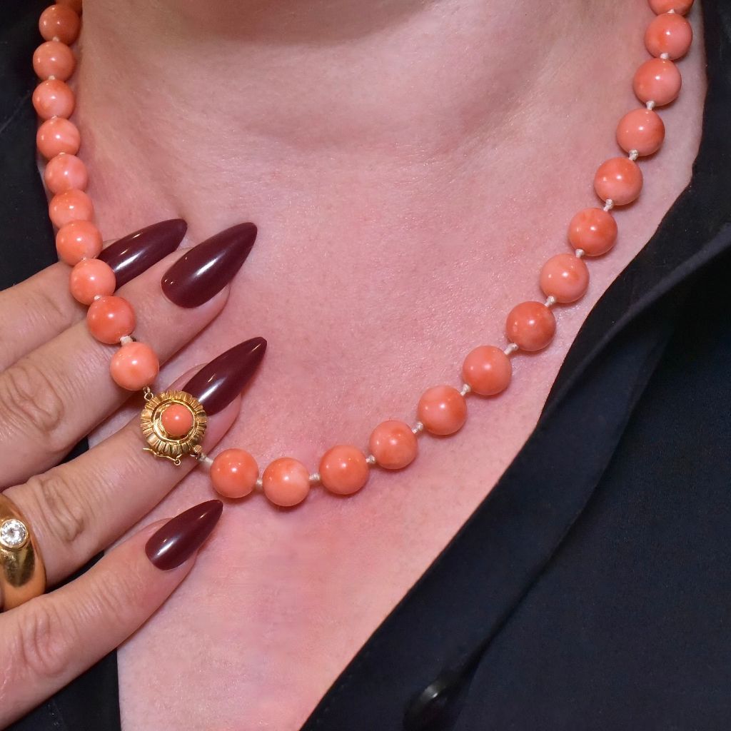 Estate 14ct Yellow Gold Salmon Coral (Momo?) Bead Necklace