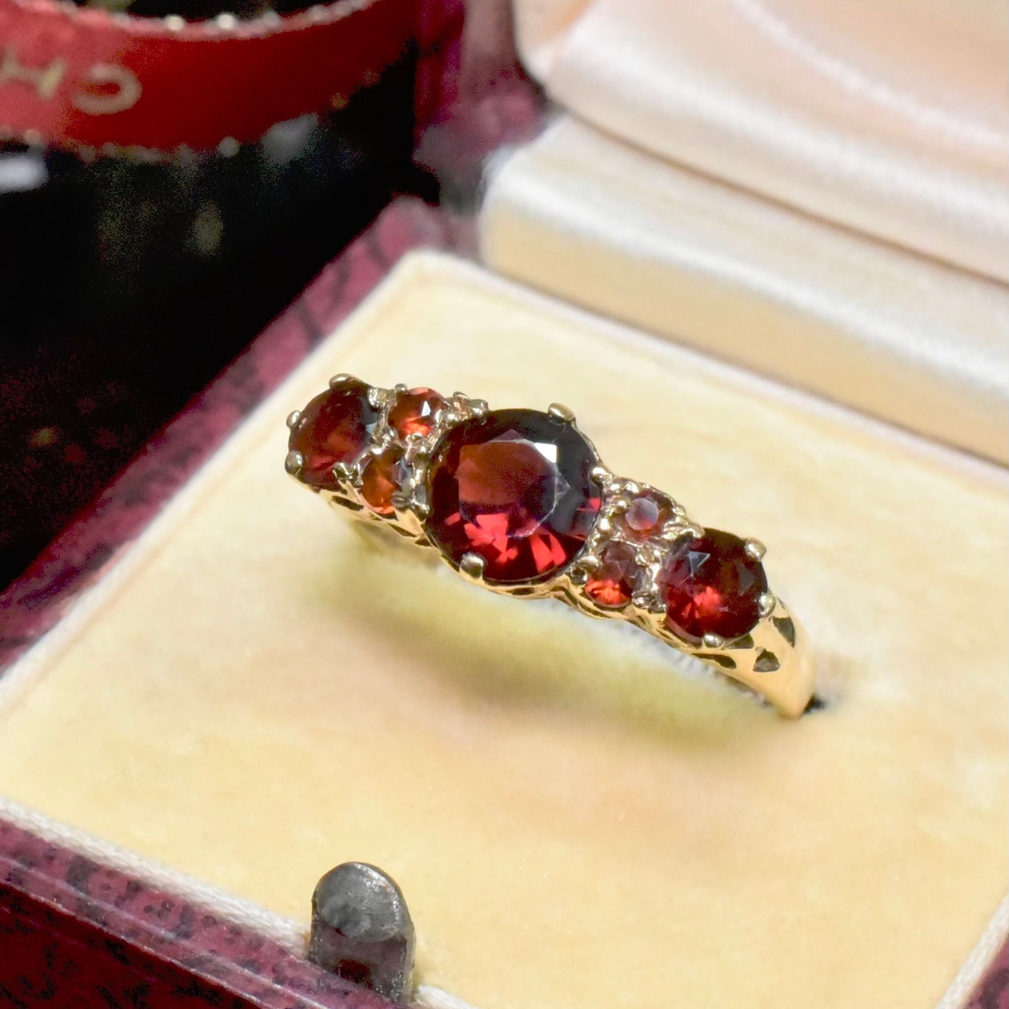 Vintage 9ct Yellow Gold Almandine Garnet Bridge Ring - London 1988
