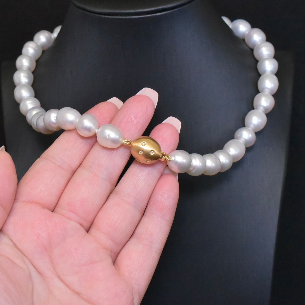 Superb 18ct Gold And Diamond Baroque South Sea Pearl Collier