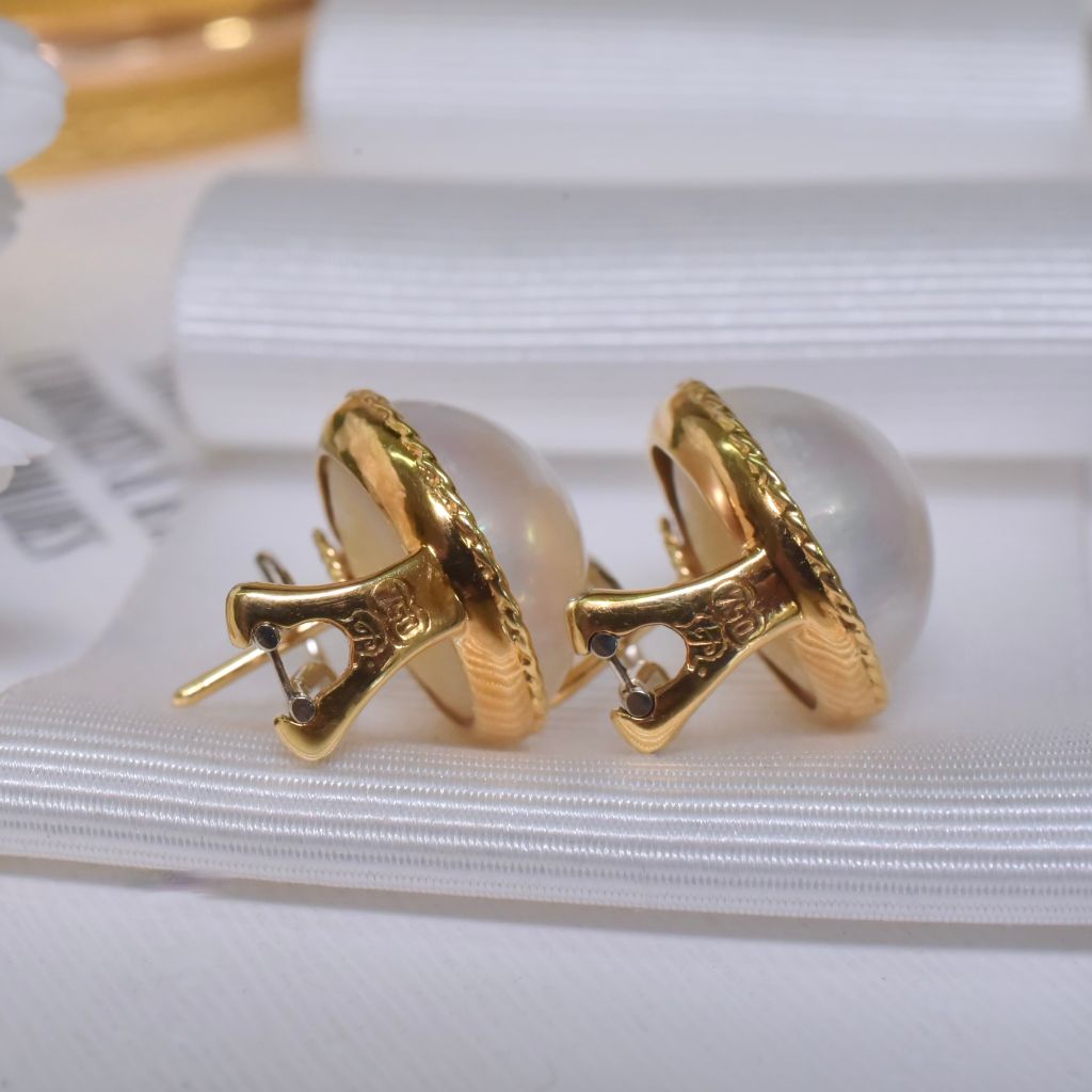 Vintage 18ct Yellow Gold ‘PASPALEY’ Mabe Pearl Earrings - Original Box