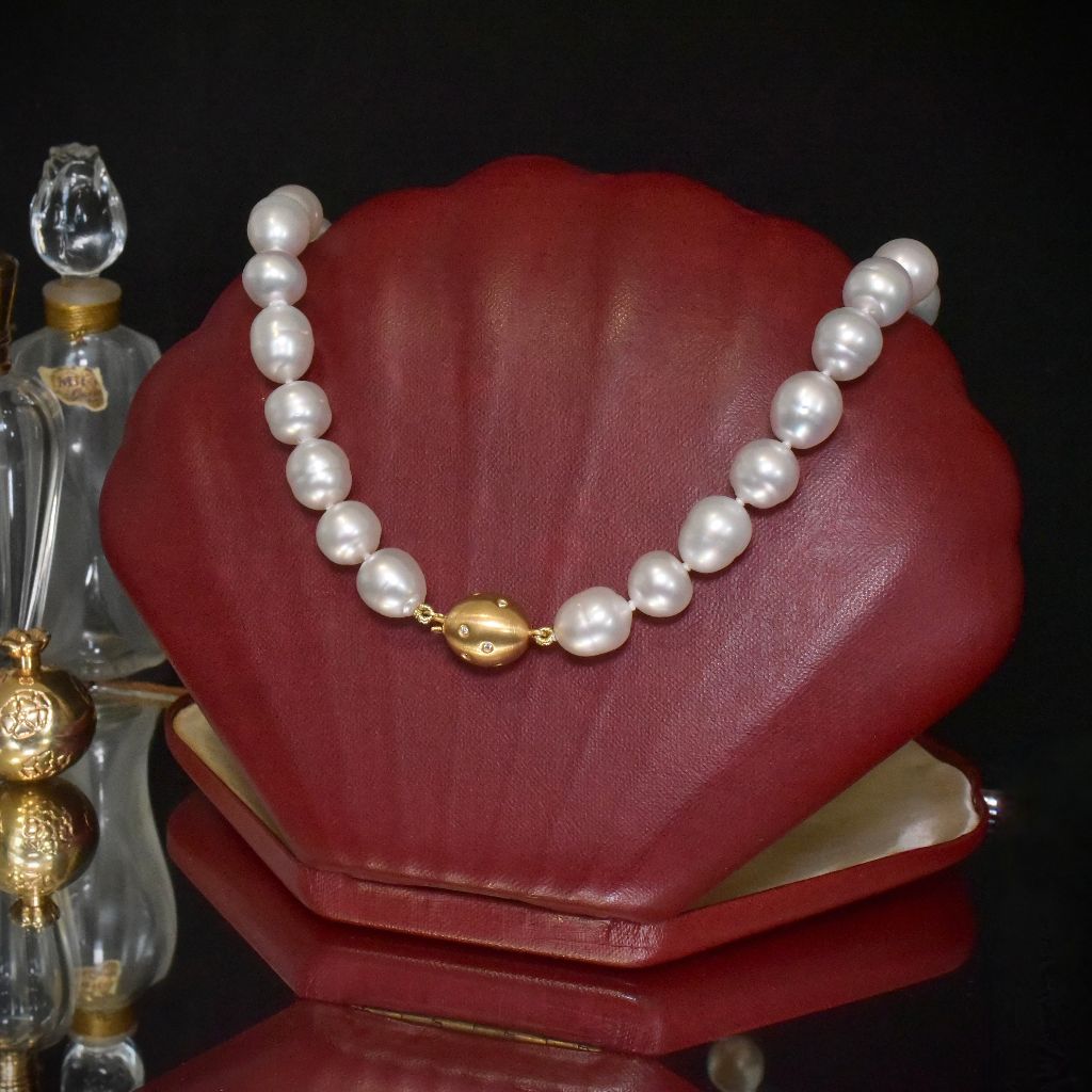 Superb 18ct Gold And Diamond Baroque South Sea Pearl Collier