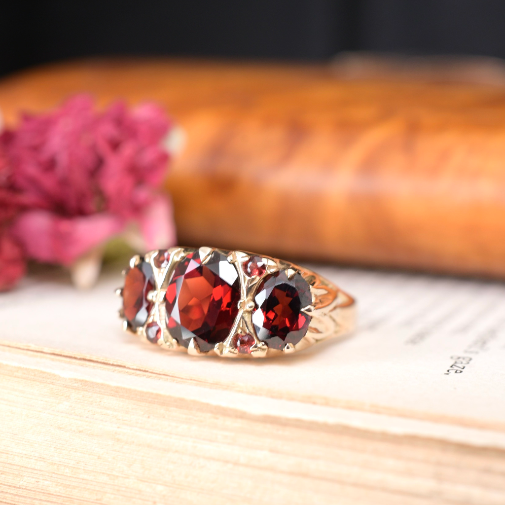 Vintage 9ct Rose Gold Garnet Bridge Stye Ring - London 1976