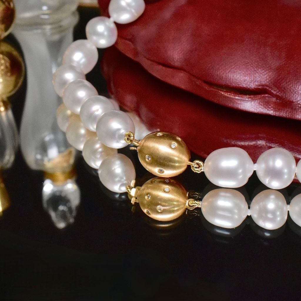 Superb 18ct Gold And Diamond Baroque South Sea Pearl Collier