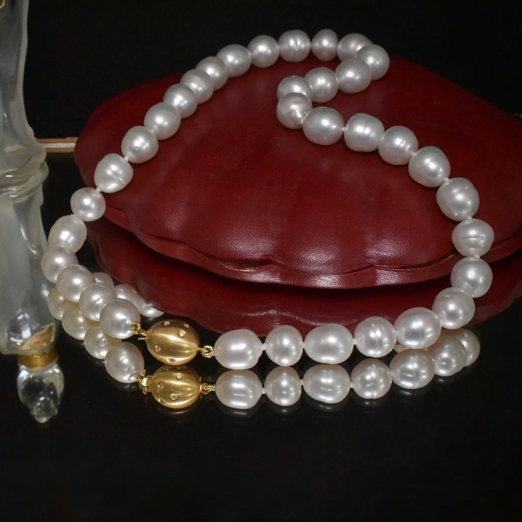 Superb 18ct Gold And Diamond Baroque South Sea Pearl Collier