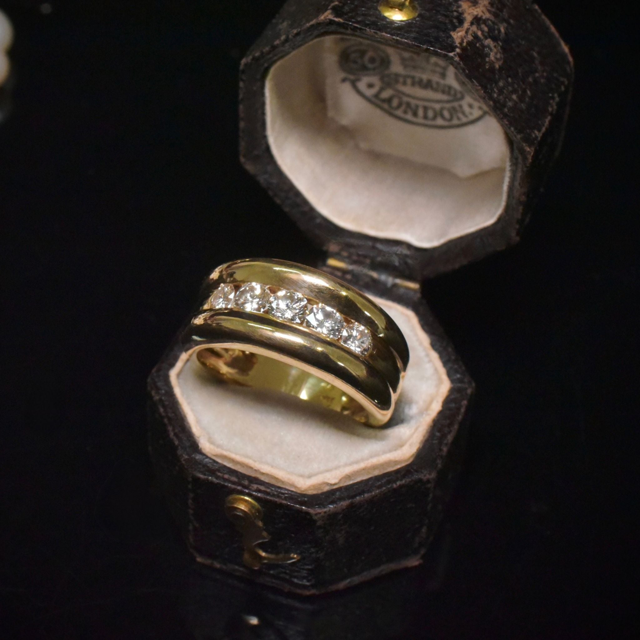 Superb Heavy 18ct Yellow Gold And Diamond Ring
