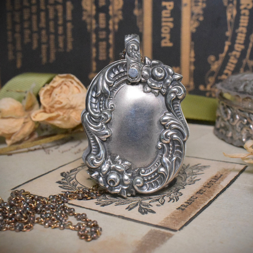 Antique Victorian Sterling Silver Repousse Aide-Mémoire Circa 1890-1900