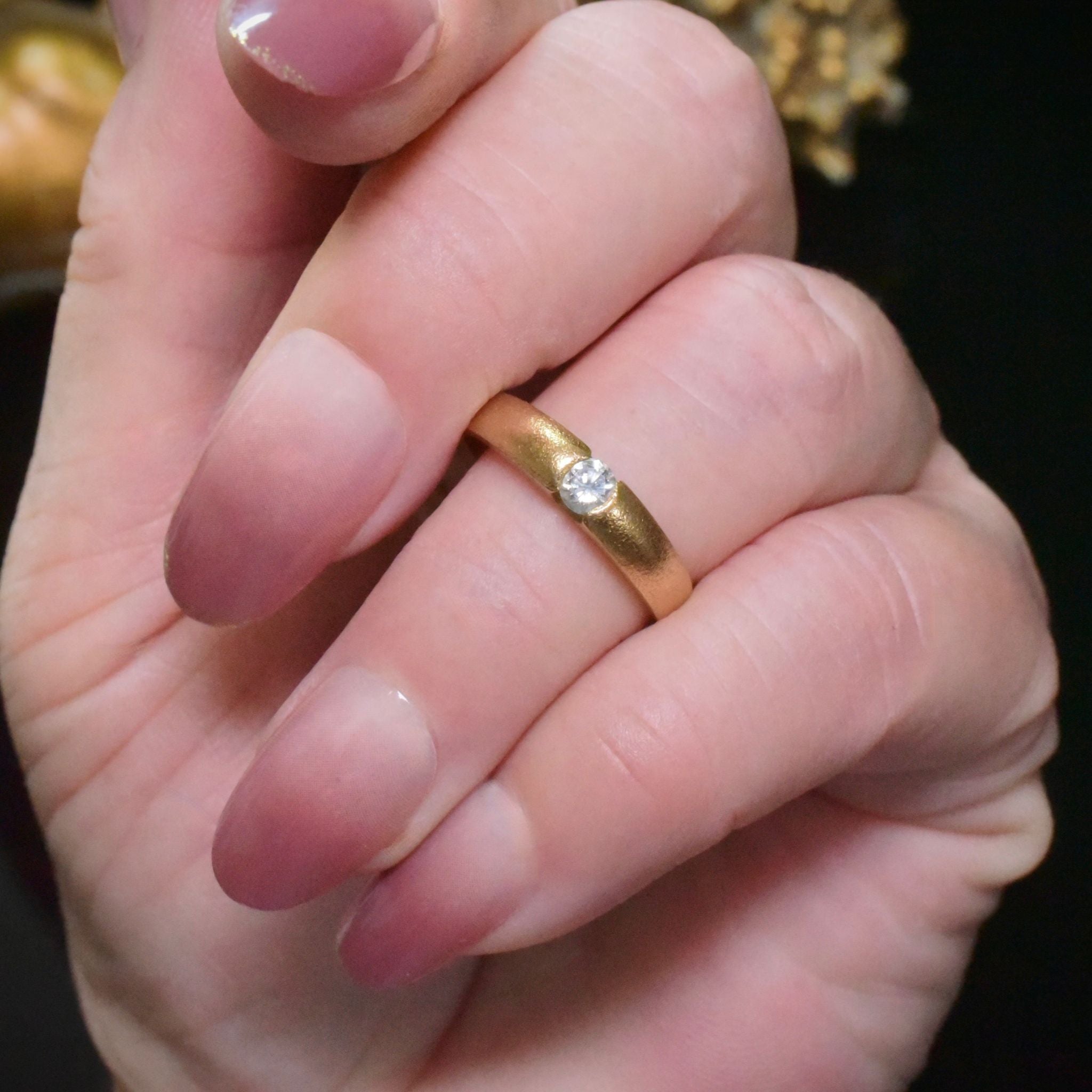 Superb Handcrafted 18ct Yellow Gold Tension-Set Diamond Ring  