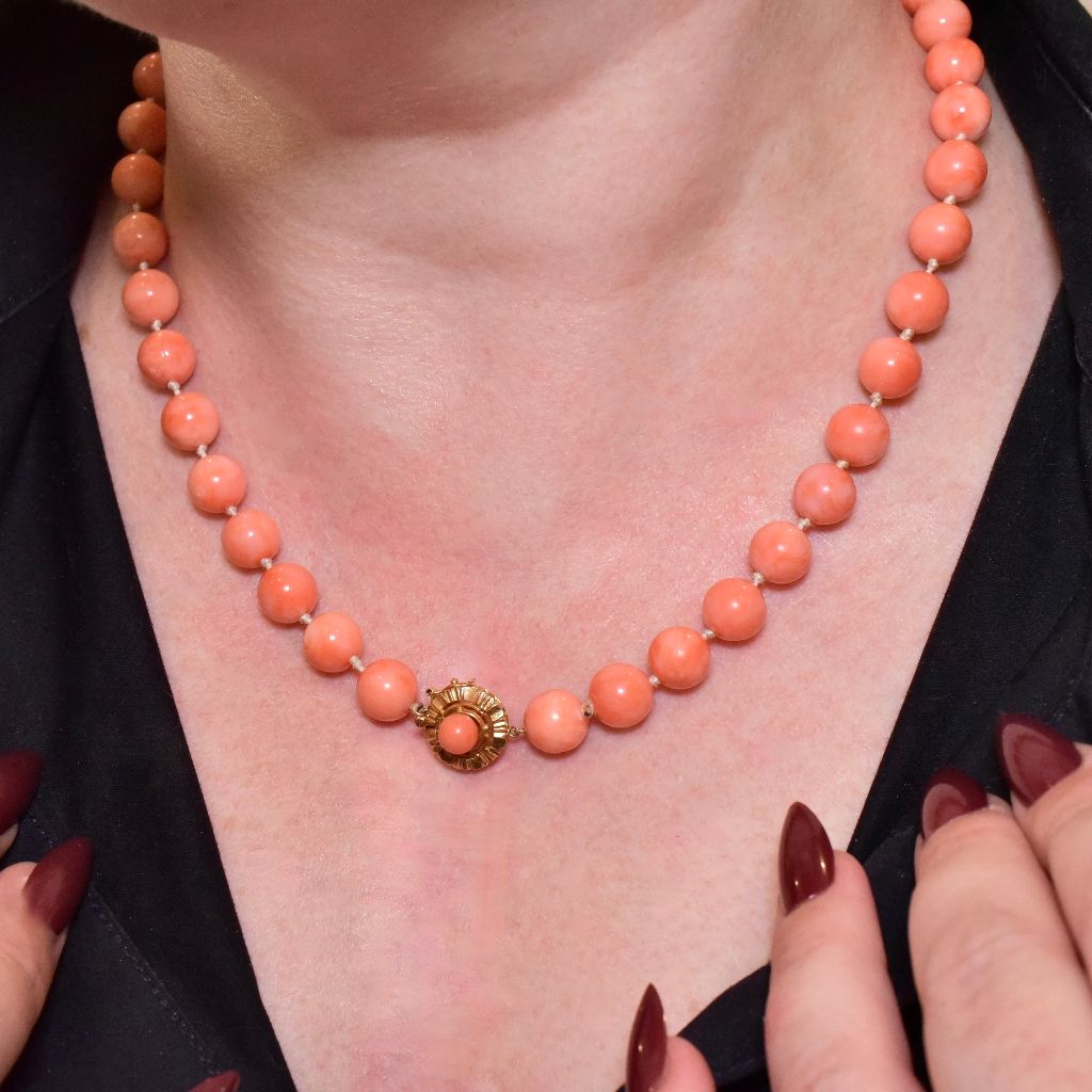 Estate 14ct Yellow Gold Salmon Coral (Momo?) Bead Necklace