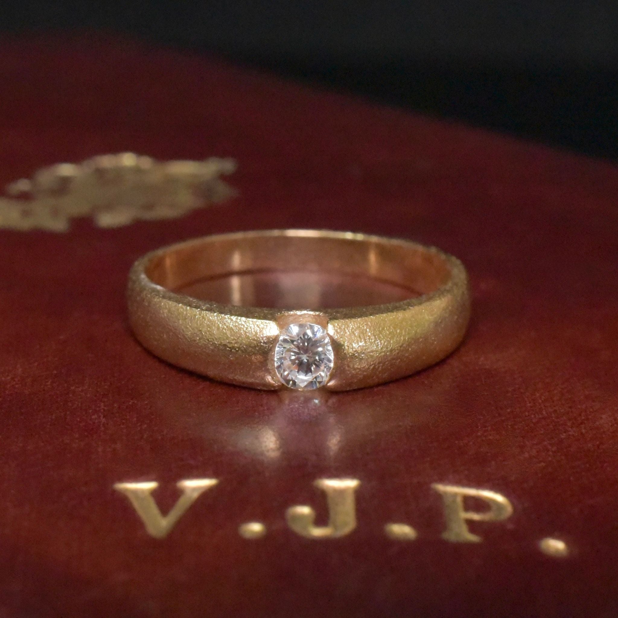 Superb Handcrafted 18ct Yellow Gold Tension-Set Diamond Ring  