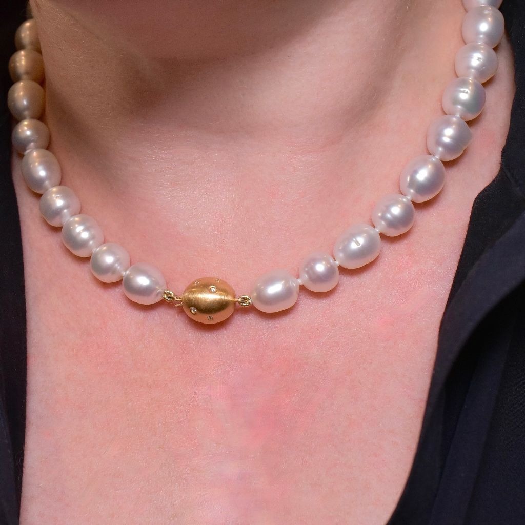 Superb 18ct Gold And Diamond Baroque South Sea Pearl Collier