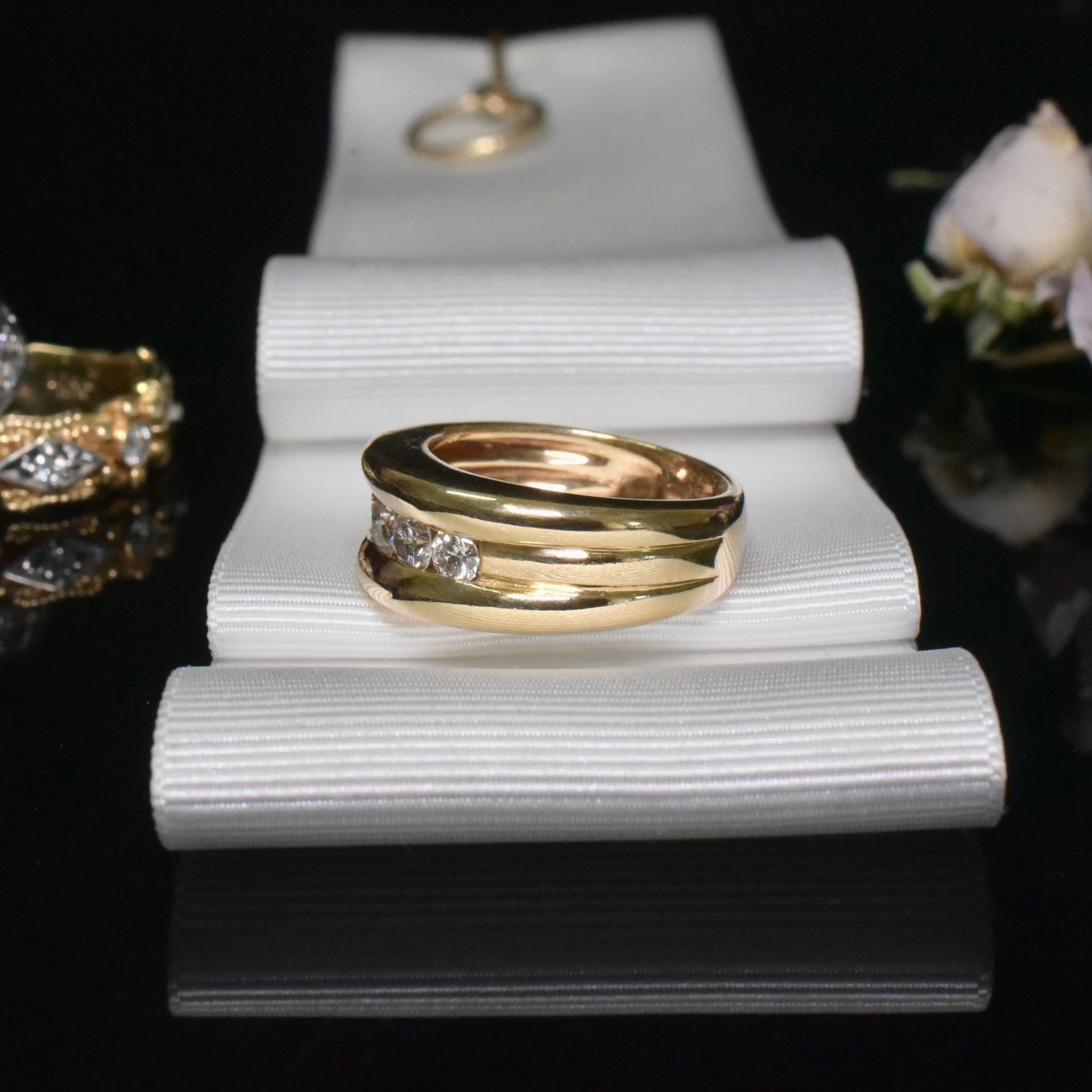 Superb Heavy 18ct Yellow Gold And Diamond Ring