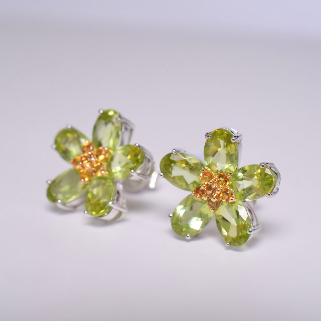 Modern 18ct White Gold Peridot & Citrine ‘Daisy’ Flower Earrings